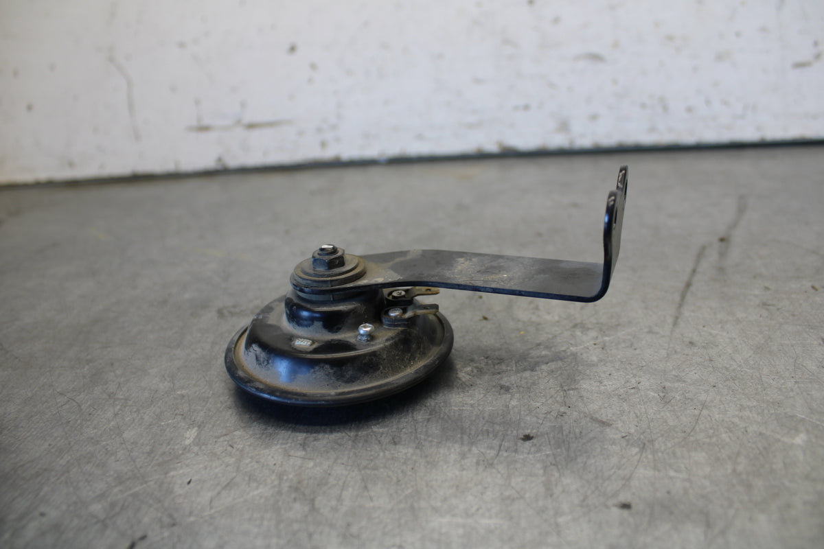 11-24 SUZUKI GSXR750 HORN SIGNAL BB687