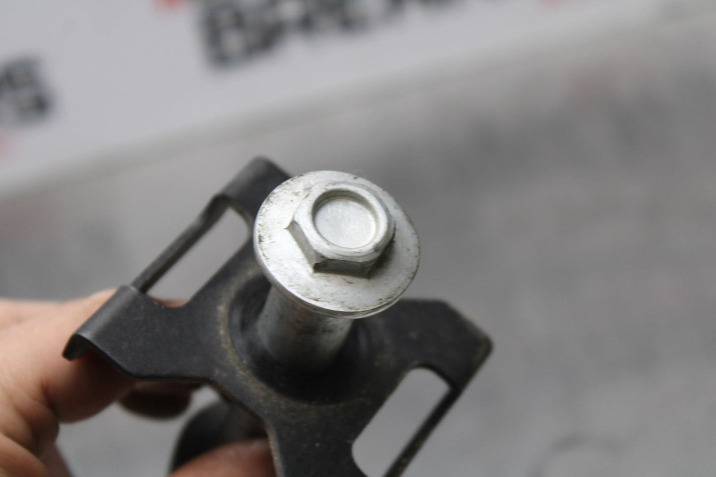 13-17 KAWASAKI NINJA 300 EX300 ABS REAR AXLE BACK WHEEL RIM BOLT AXEL BB187