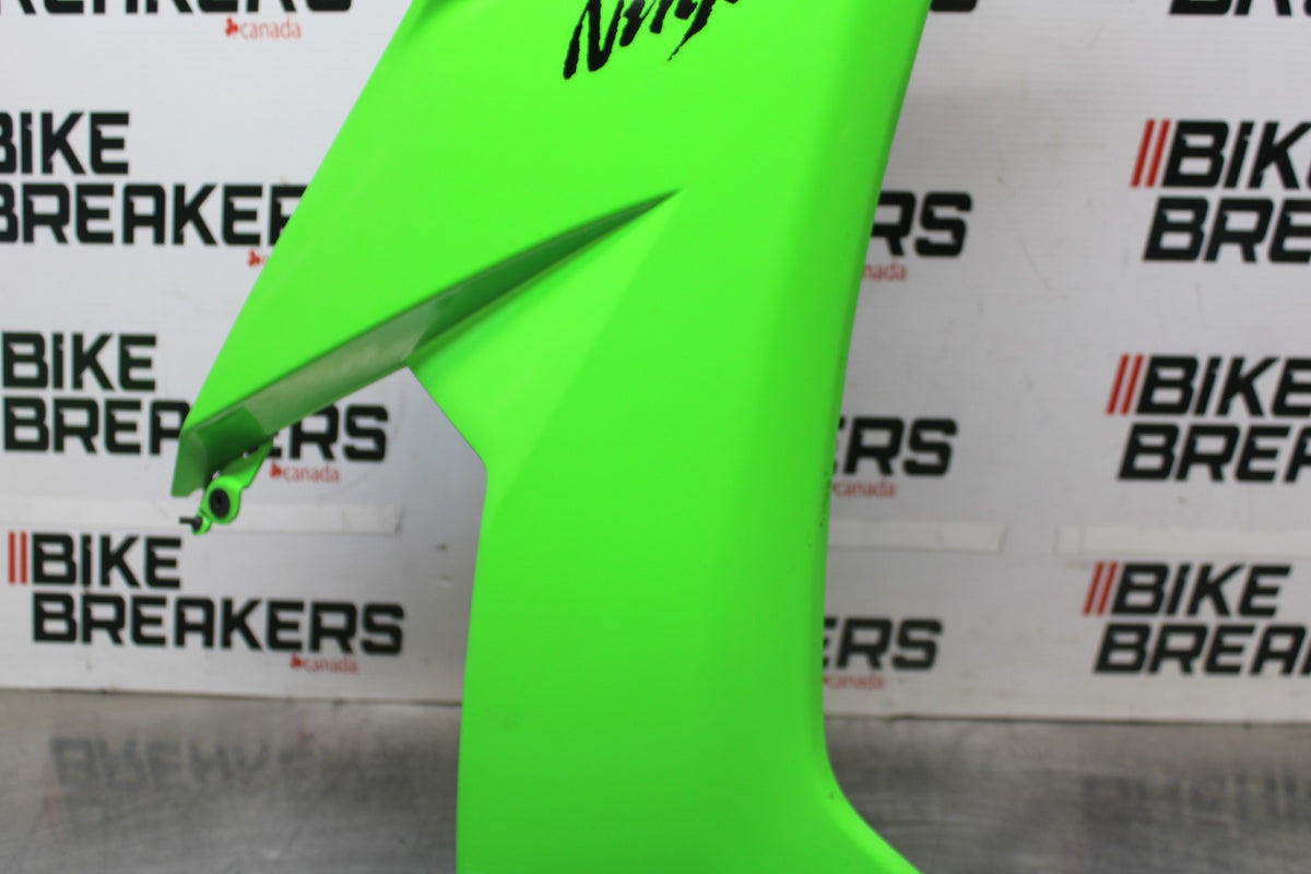 08 KAWASAKI NINJA ZX10R RIGHT MID UPPER SIDE FAIRING COWL PLASTIC BB902