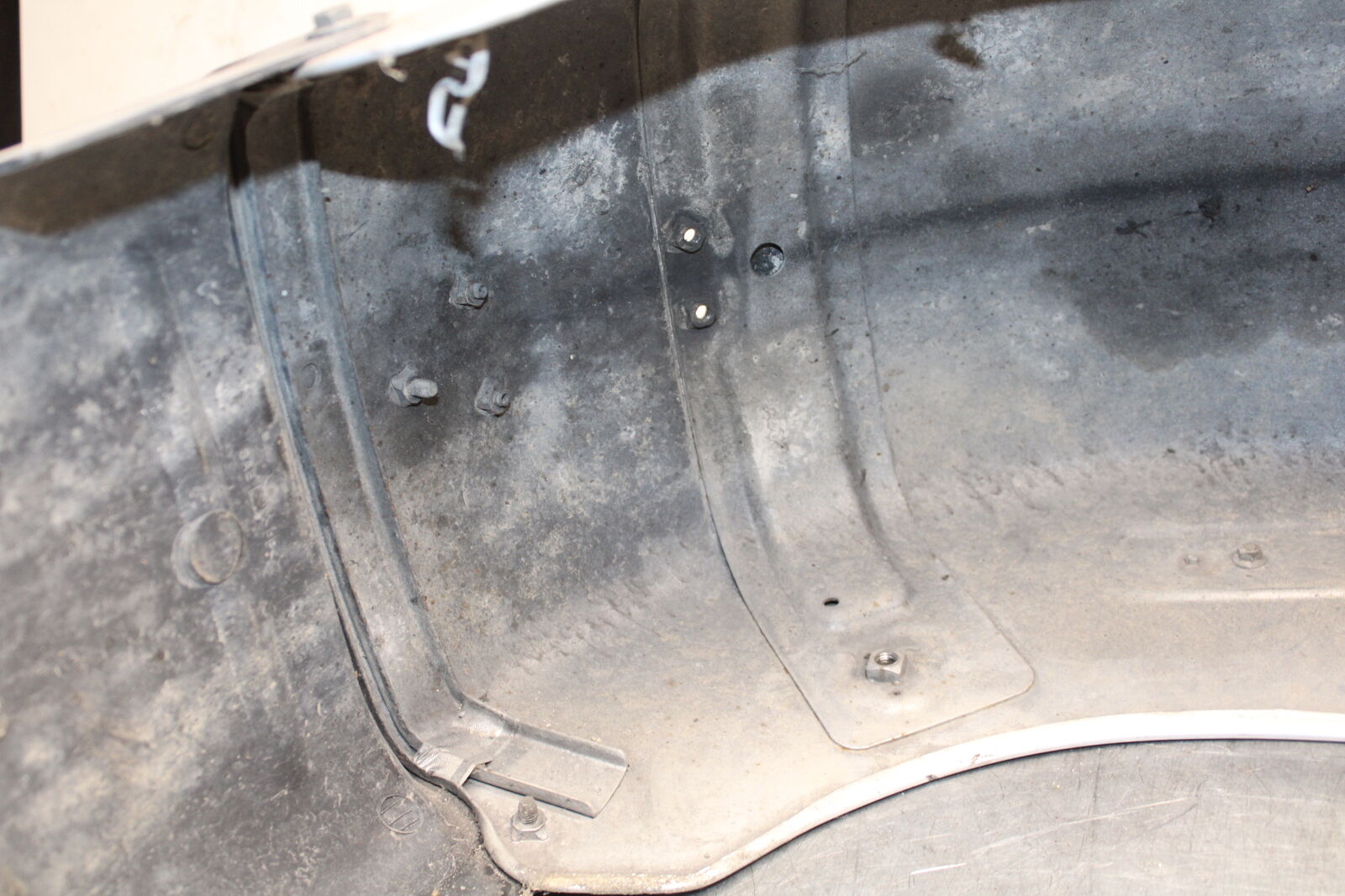 05-09 SUZUKI BOULEVARD C90 REAR BACK WHEEL FENDER MUD GUARD BB692