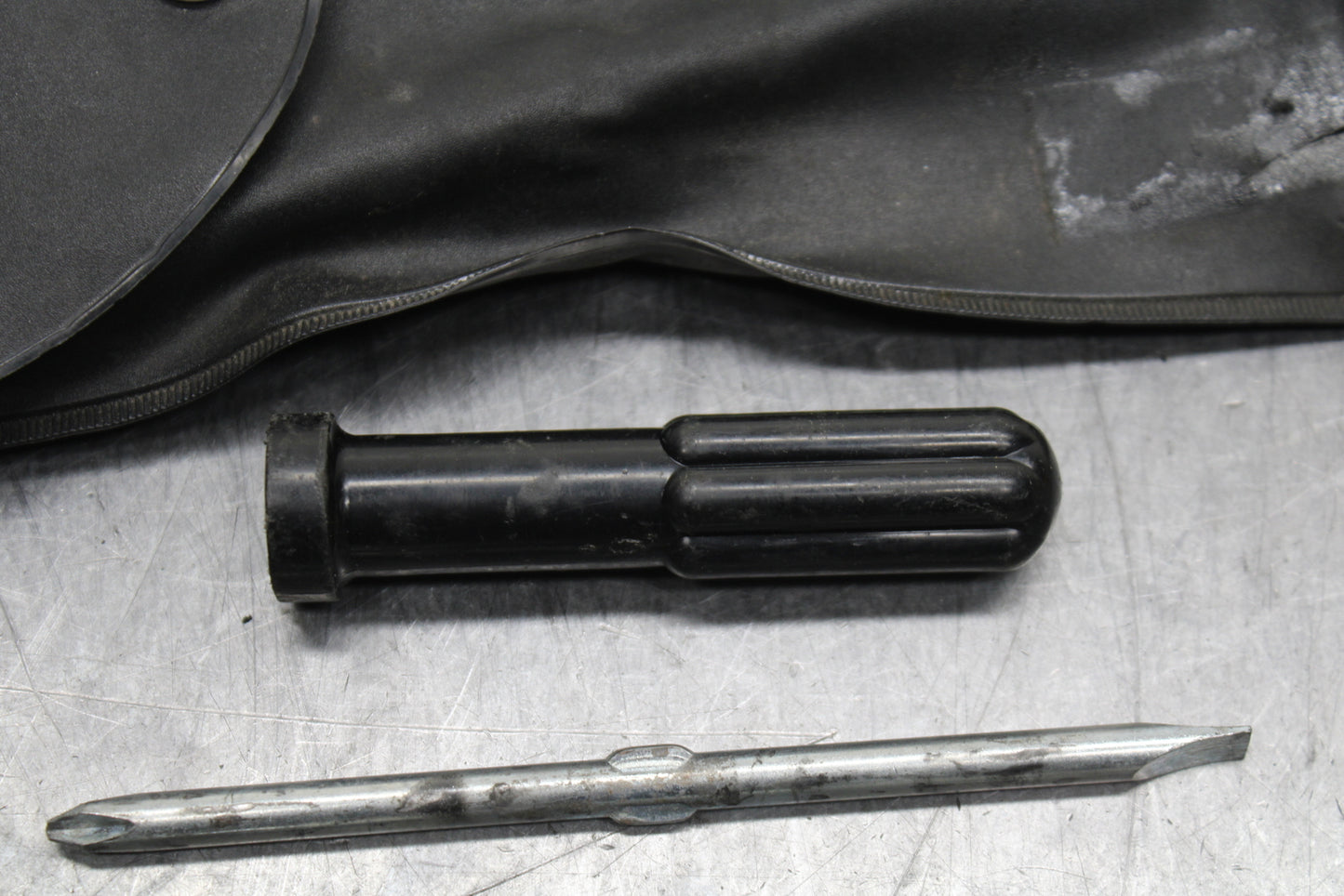 08-10 SUZUKI GSXR 600 STOCK TOOLS OEM TOOL BAG KIT SET BB130