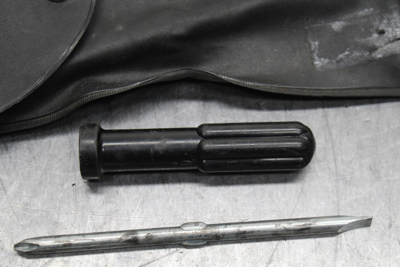 08-10 SUZUKI GSXR 600 STOCK TOOLS OEM TOOL BAG KIT SET BB130