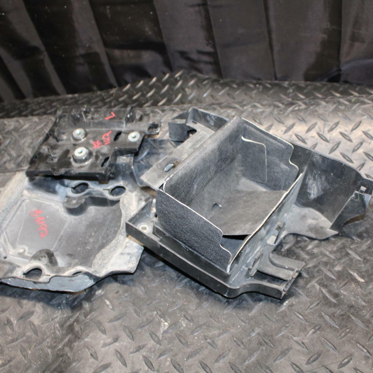 09-14 YAMAHA YZF R1 REAR BACK TAIL UNDERTAIL BATTERY TRAY PLASTIC BB192