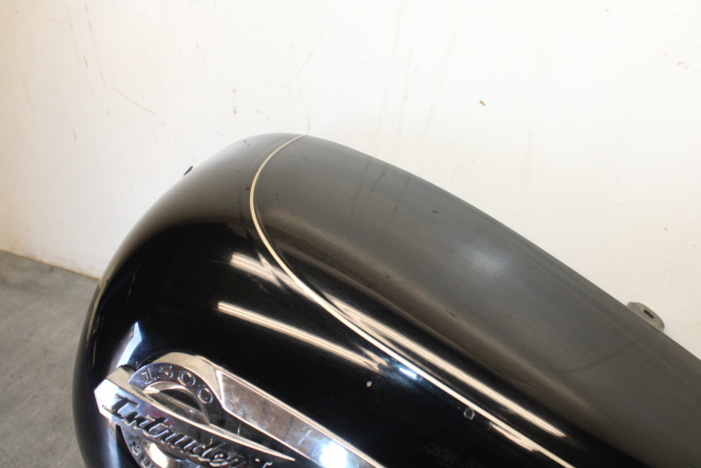 00 SUZUKI INTRUDER 1500 VL1500 LEFT GAS TANK CAP COVER TRIM COWL FAIRING BB761