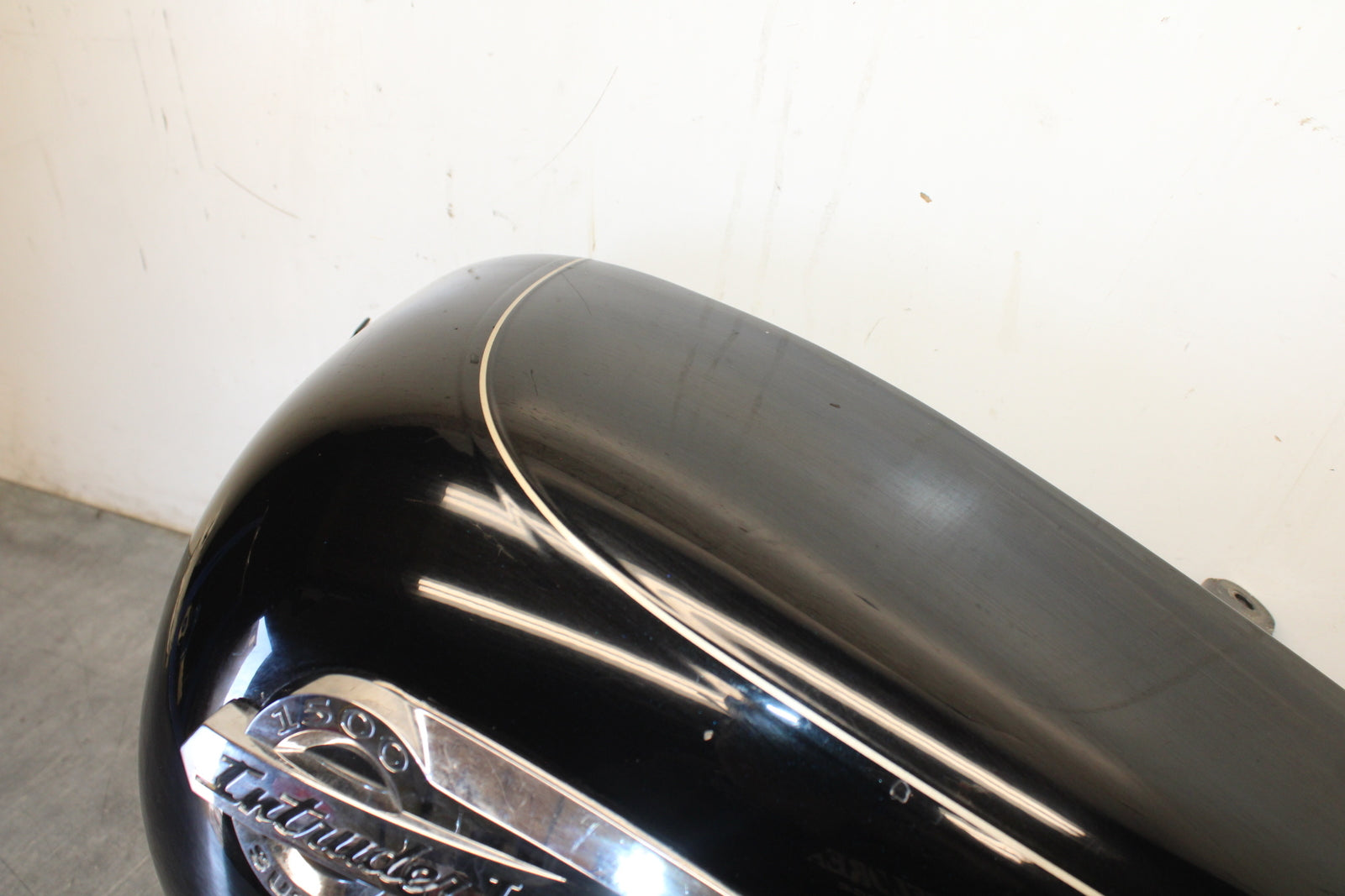 00 SUZUKI INTRUDER 1500 VL1500 LEFT GAS TANK CAP COVER TRIM COWL FAIRING BB761