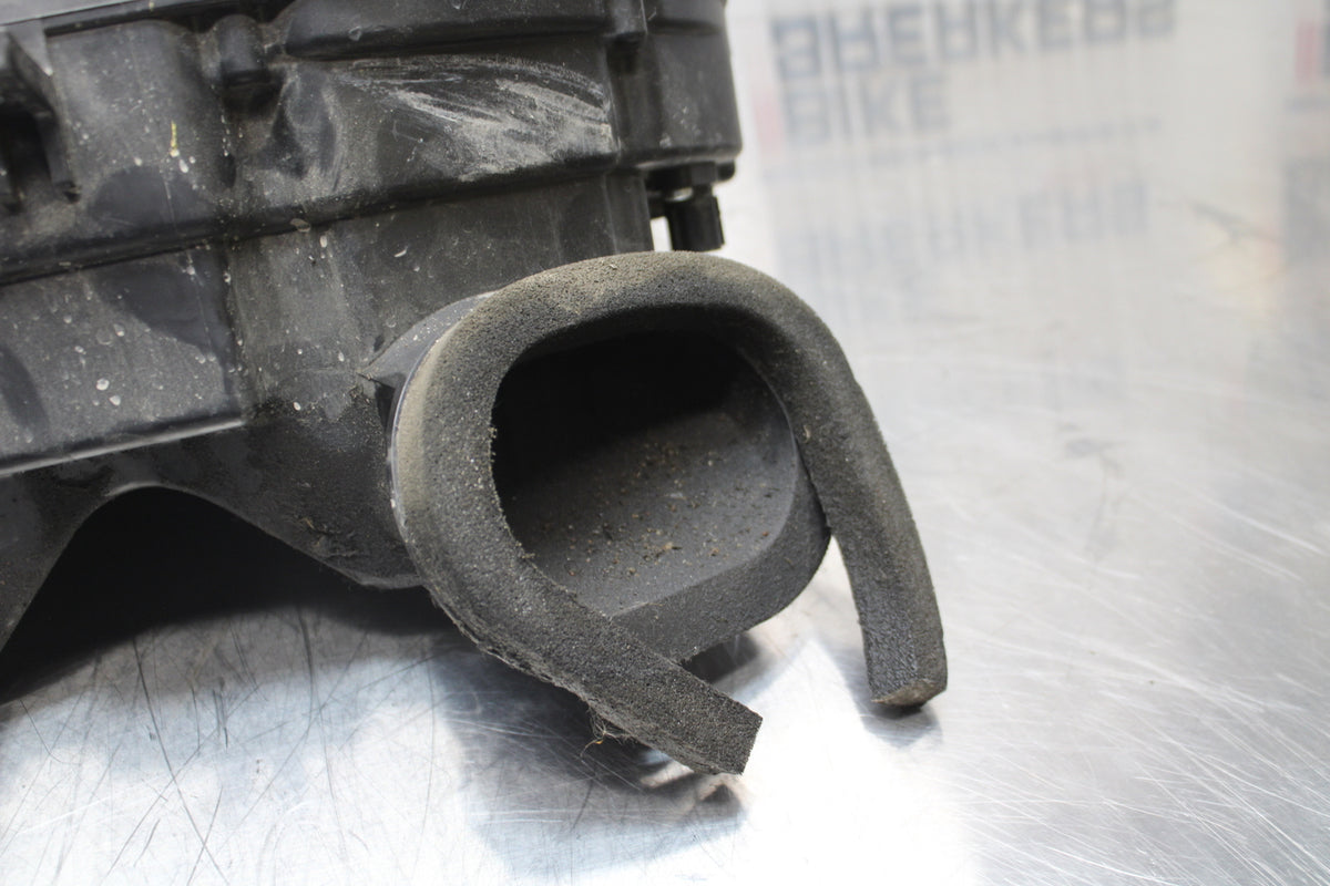 11 SUZUKI GSXR1000 AIRBOX AIR INTAKE FILTER BOX BB142