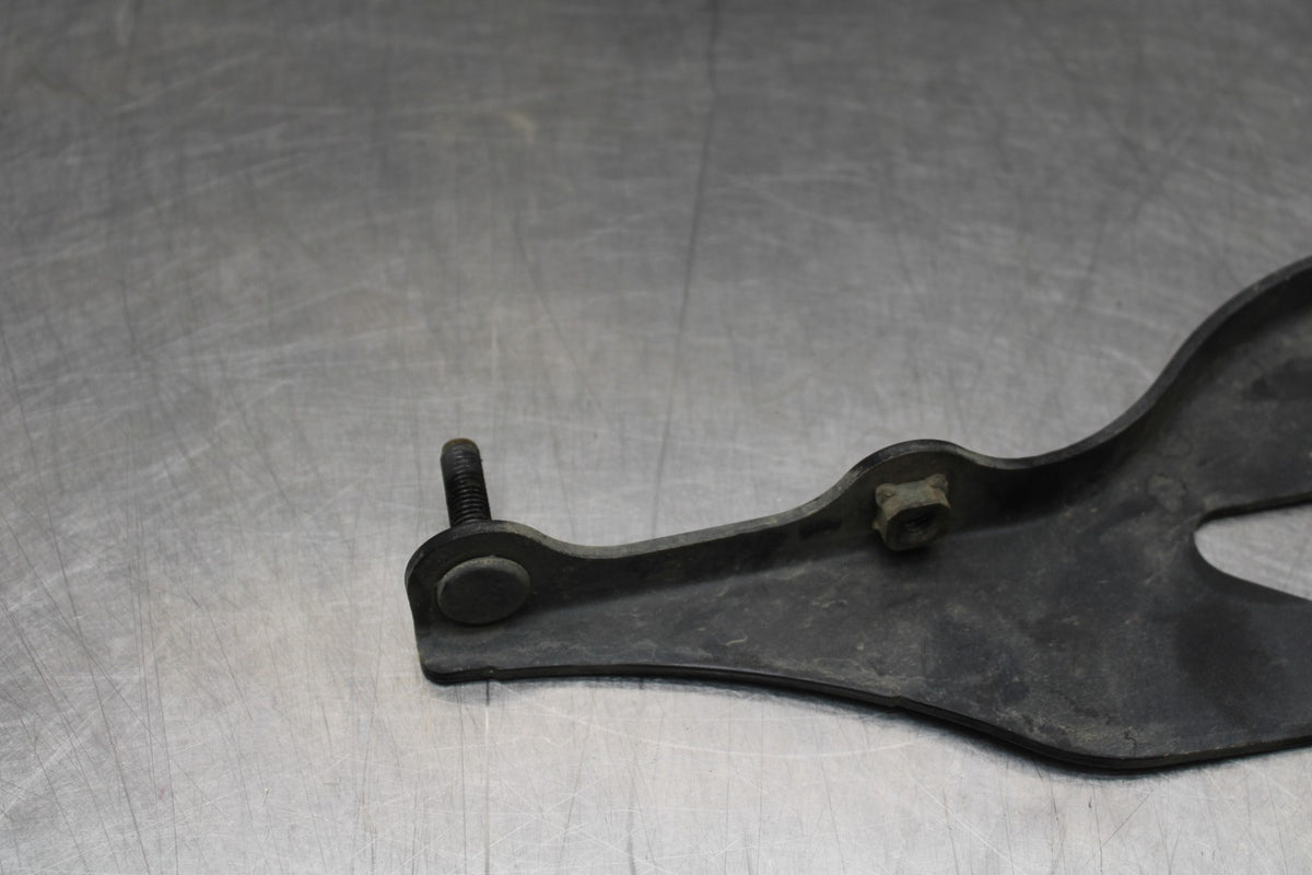 07-25 KAWASAKI VULCAN 900 VN900D CLASSIC LT MUFFLER EXHAUST BRACKET MOUNT BB842