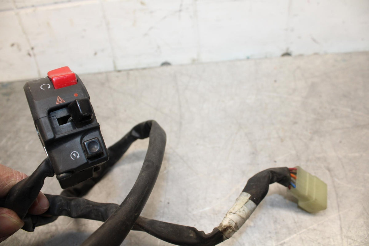 07-08 KAWASAKI CONCOURS 1400 ABS RIGHT CLIP ON HANDLE KILL OFF START SWITCH BB44