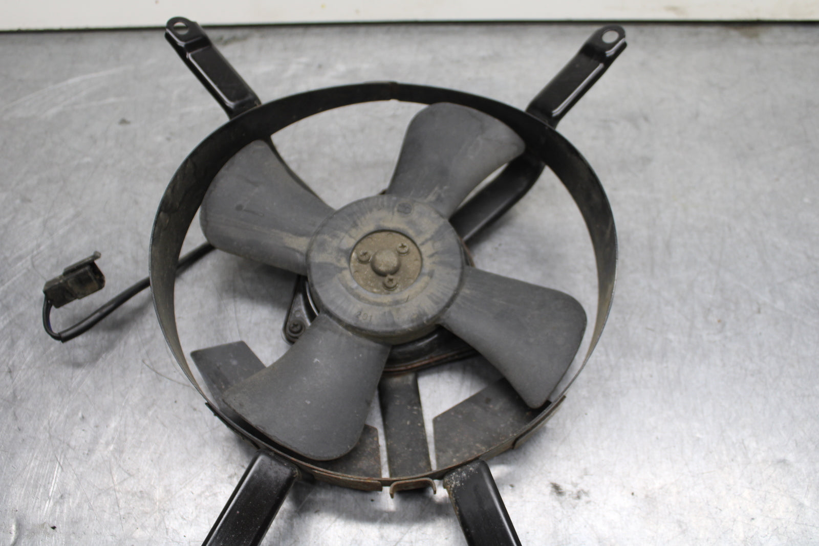 93-94 KAWASAKI NINJA ZX7R ENGINE RADIATOR COOLING FAN BB122