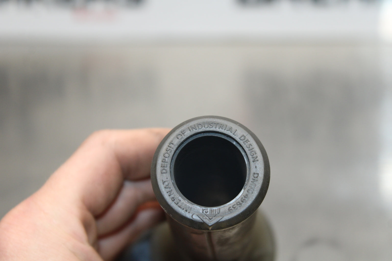 04-05 KAWASAKI NINJA ZX10R THROTTLE CABLE LINE HOUSING GUIDE BB163