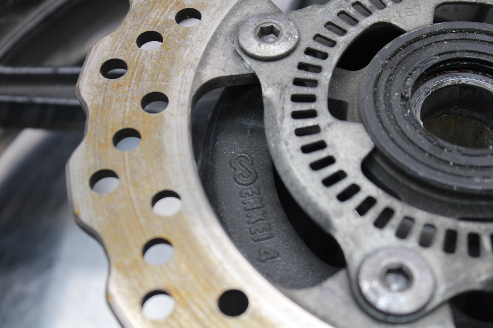 13-18 KAWASAKI NINJA ZX6R REAR WHEEL BACK RIM & ROTOR BB143