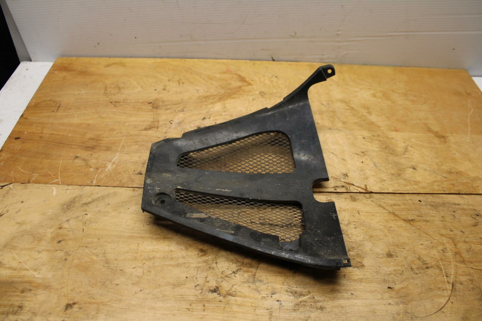 04-05 SUZUKI GSXR600 OIL COOLER GRILL GUARD BB329