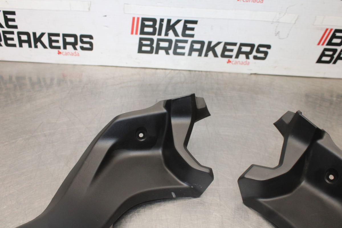 23 YAMAHA YZF R3 RIGHT LEFT FRONT DUCT COVERS PANELS COWLS BB003