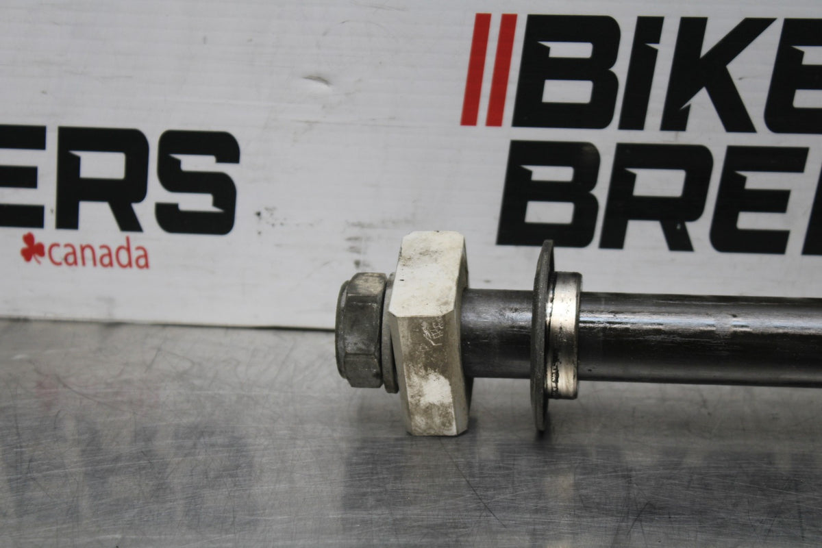 05 YAMAHA YZF R6 REAR AXLE BACK WHEEL RIM PIVOT BOLT AXEL BB858