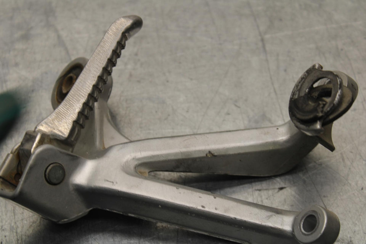 1999 Suzuki GSXR600 RIGHT REAR BACK PASSENGER PEG BB580