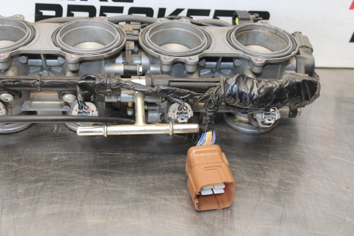 08 KAWASAKI NINJA ZX10R MAIN FUEL INJECTORS / THROTTLE BODIES BB902