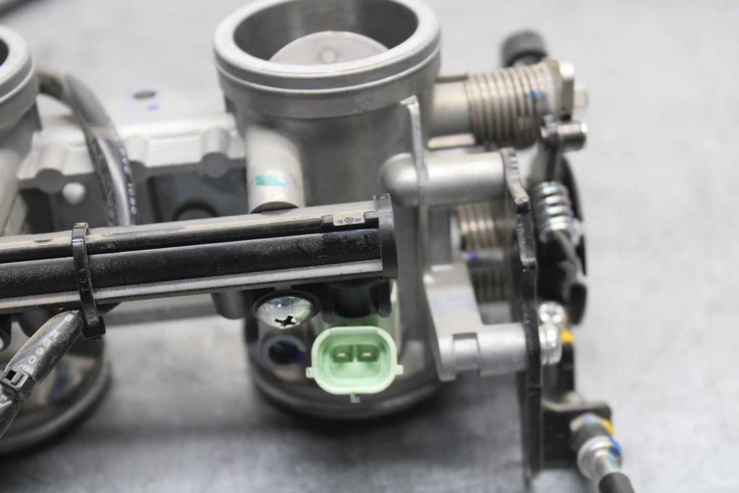 18-24 KAWASAKI NINJA 650 MAIN FUEL INJECTORS / THROTTLE BODIES BB725