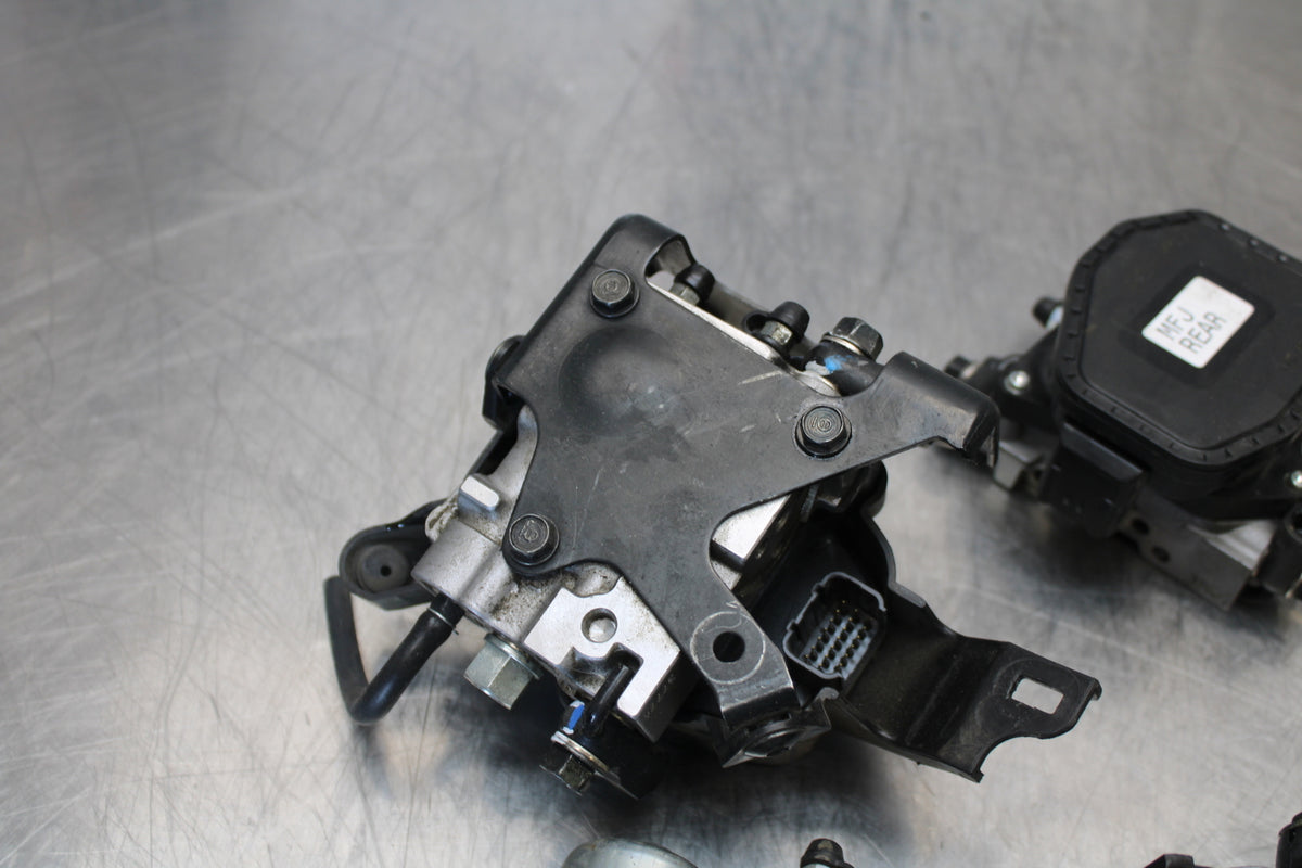 12-16 HONDA CBR1000RR FRONT REAR ABS PUMP UNIT MODULE SET BB157