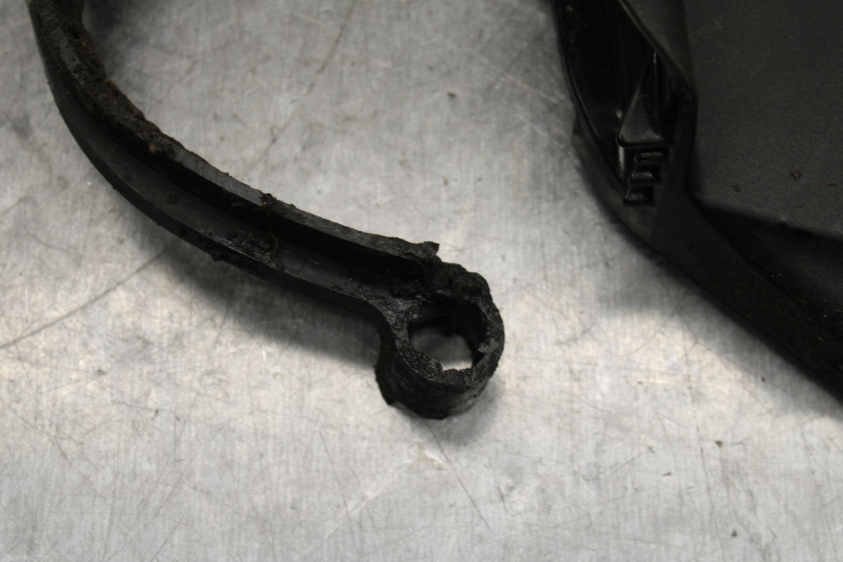 09-14 YAMAHA YZF R1 ENGINE SPROCKET COVER BB119