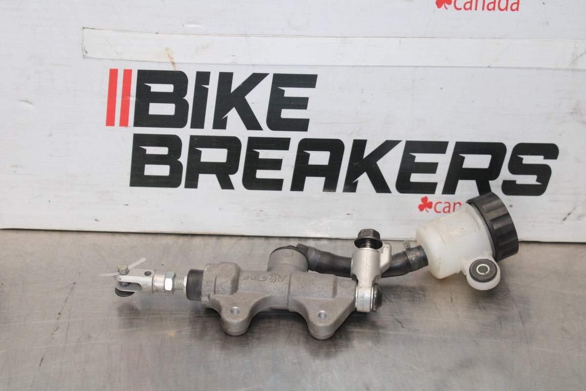 17 YAMAHA YZF R6 REAR BACK BRAKE MASTER CYLINDER W RESERVOIR BB922