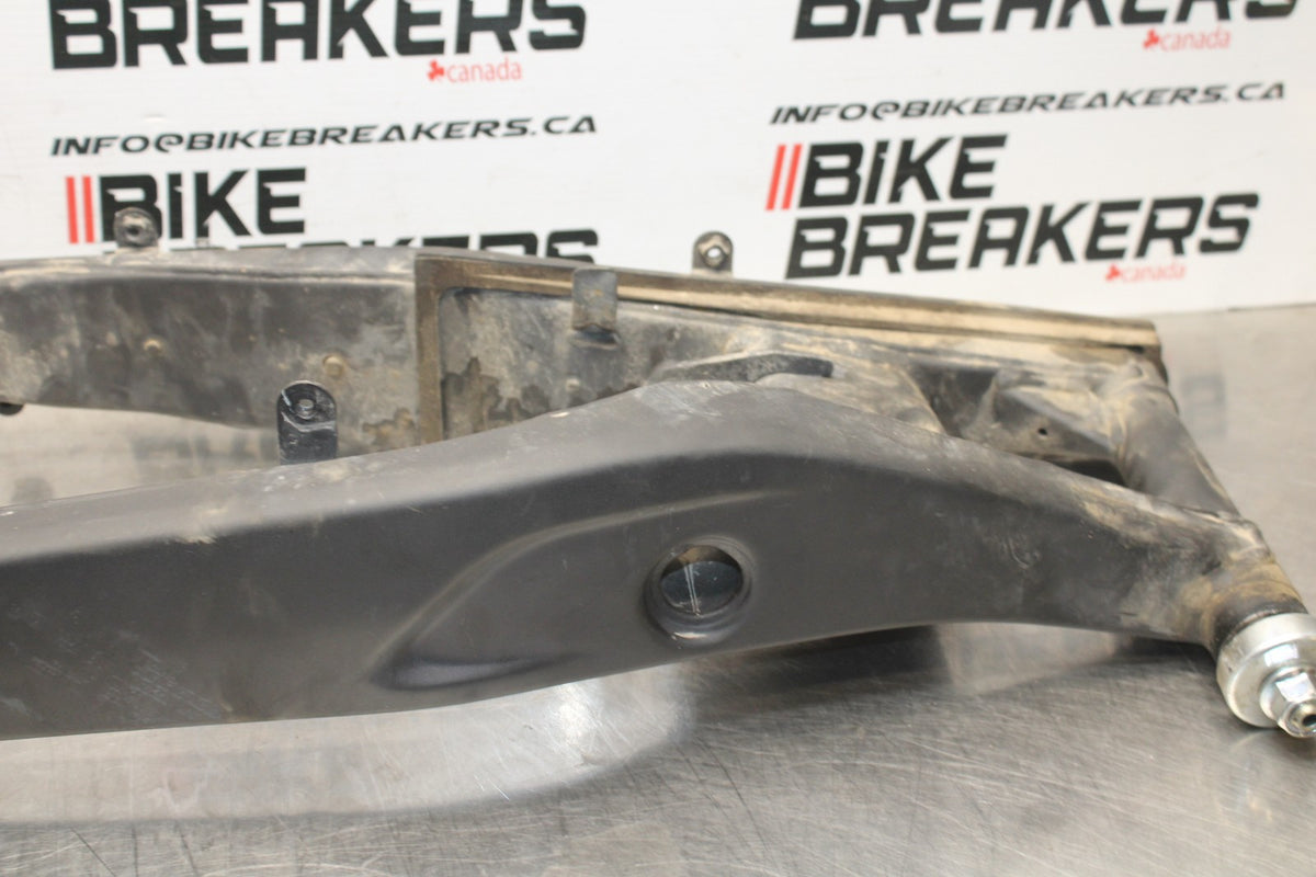 17-18 YAMAHA YZF R3 REAR SWINGARM BACK SUSPENSION SWING ARM BB788