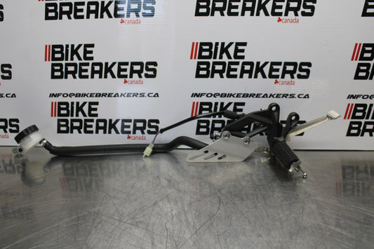 23-24 KAWASAKI NINJA ZX14R NERW!! RIGHT REARSET REAR SET DRIVER FOOT PEG BB153