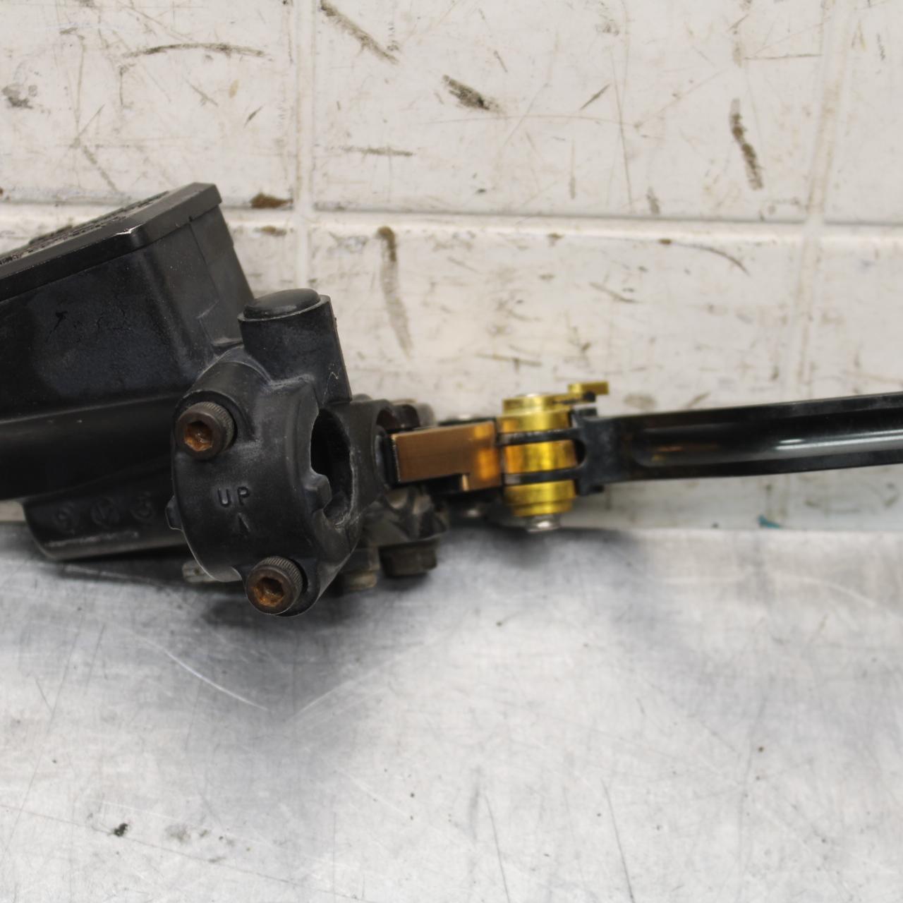 2000 Kawasaki Ninja ZX12R ZX1200A FRONT BRAKE MASTER CYLINDER w/ LEVER BB565