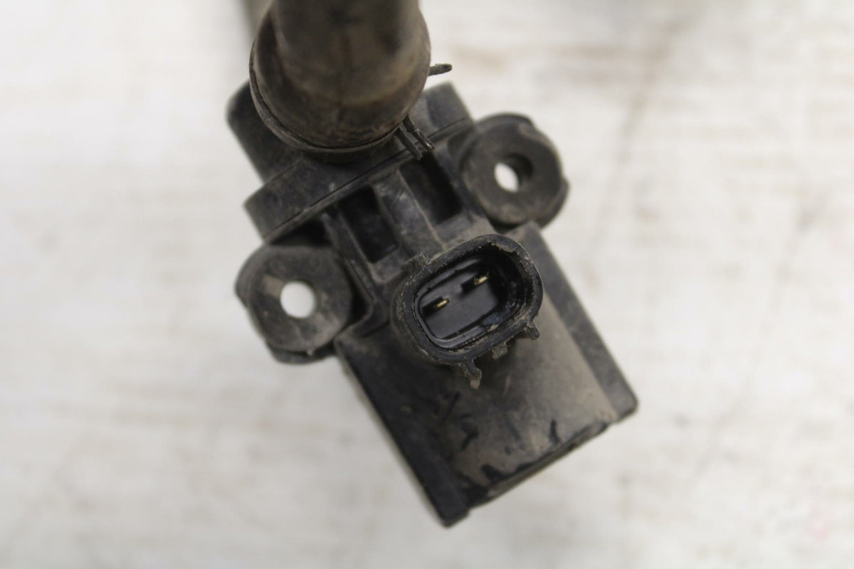 07-16 TRIUMPH STREET TRIPLE AIR VALVE SOLENOID TOP ENGINE SWITCH SENSOR BB356