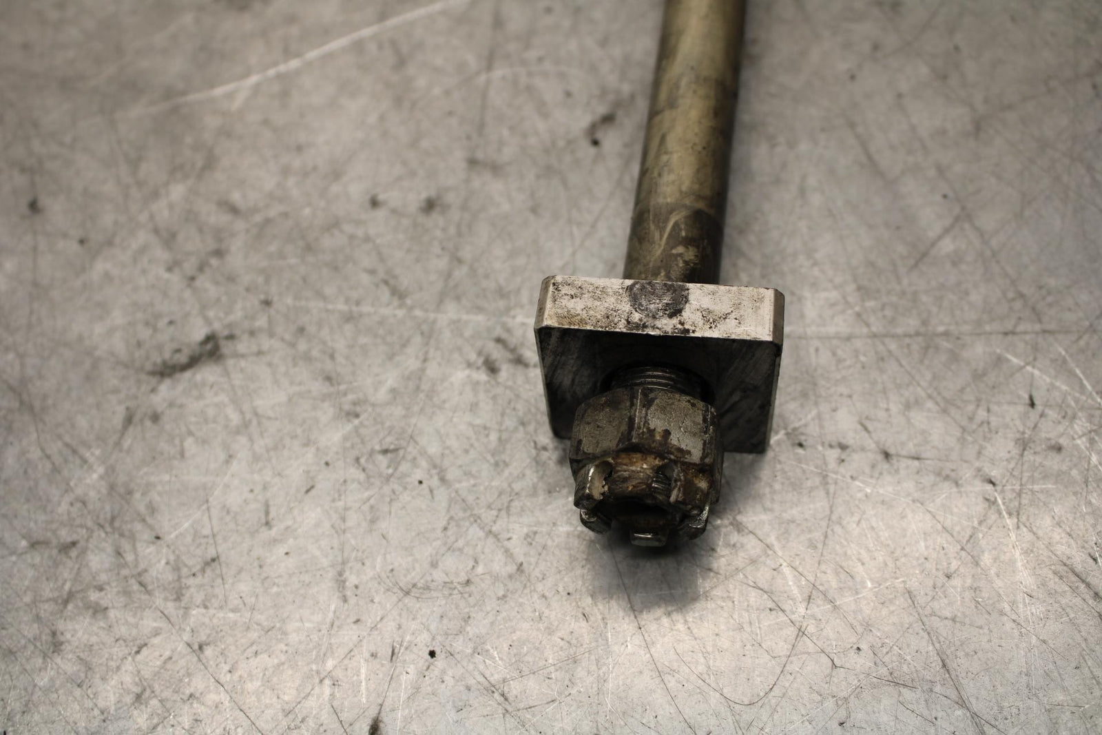 17 KAWASAKI Z900 ZR900 REAR AXLE BACK WHEEL RIM PIVOT BOLT AXEL BB549