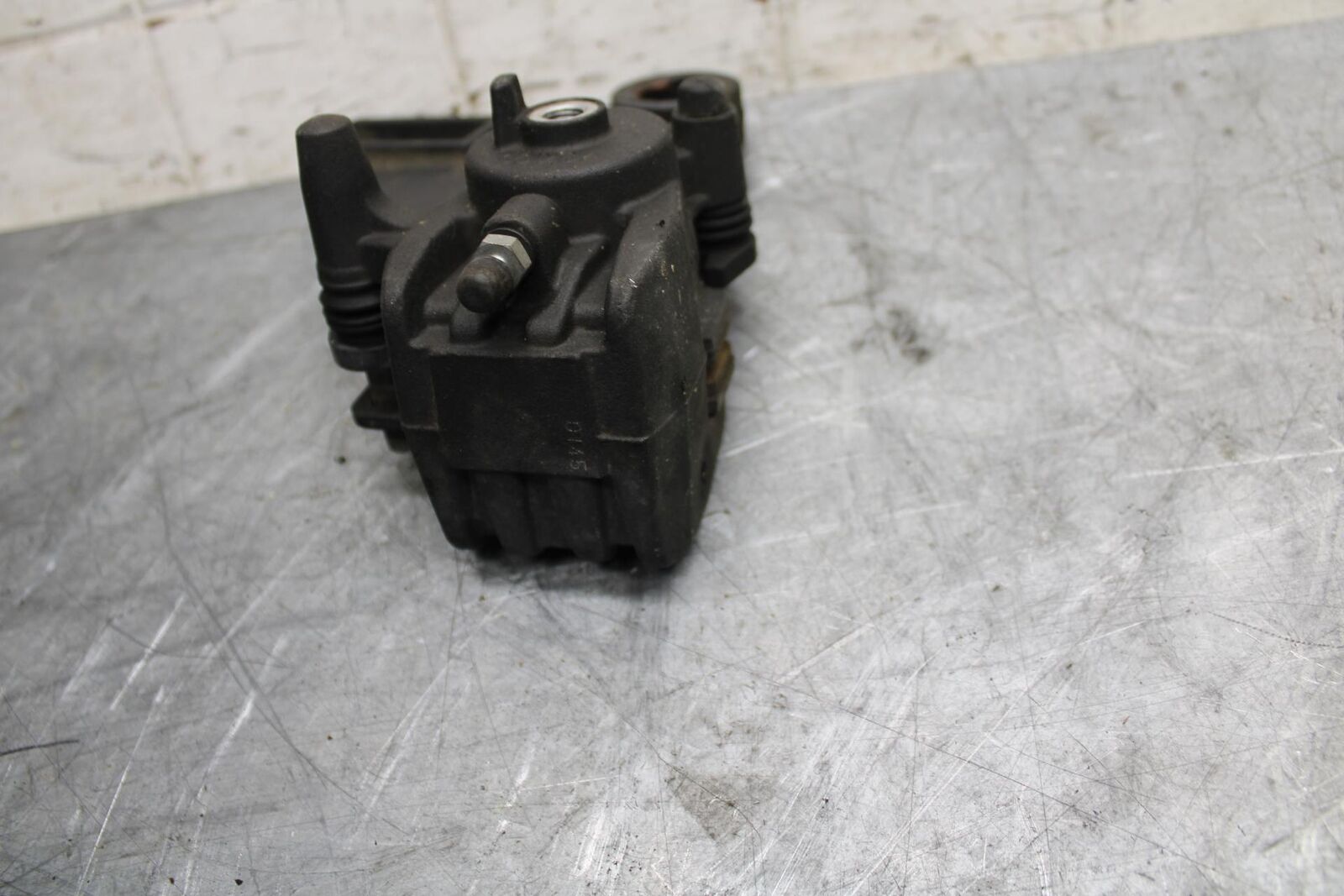 2009 Kawasaki Ninja ZX6R  REAR BACK BRAKE CALIPER W MOUNT BRACKET BB44