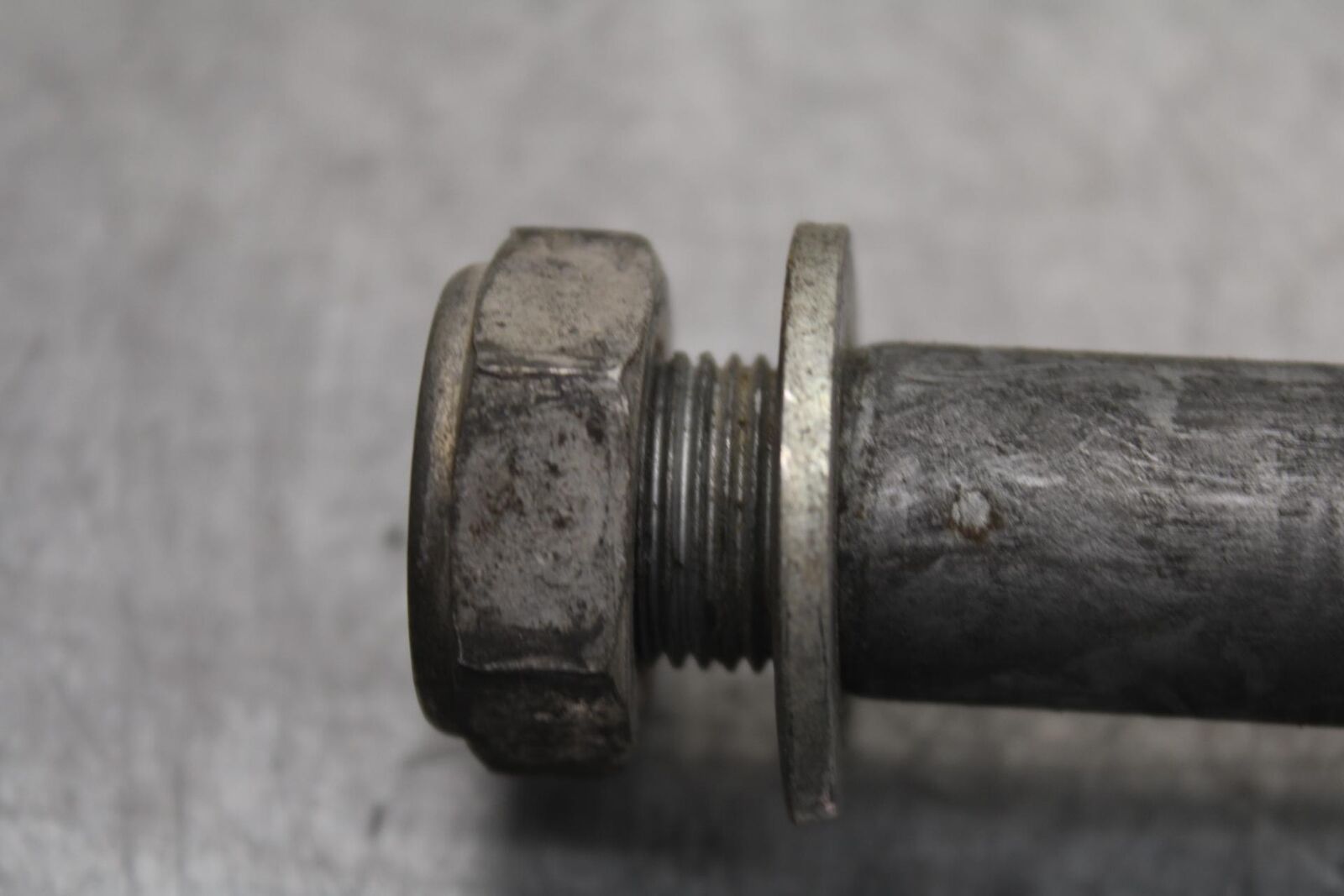 2008 Honda CBF1000 REAR AXLE BACK WHEEL RIM PIVOT BOLT AXEL BB641