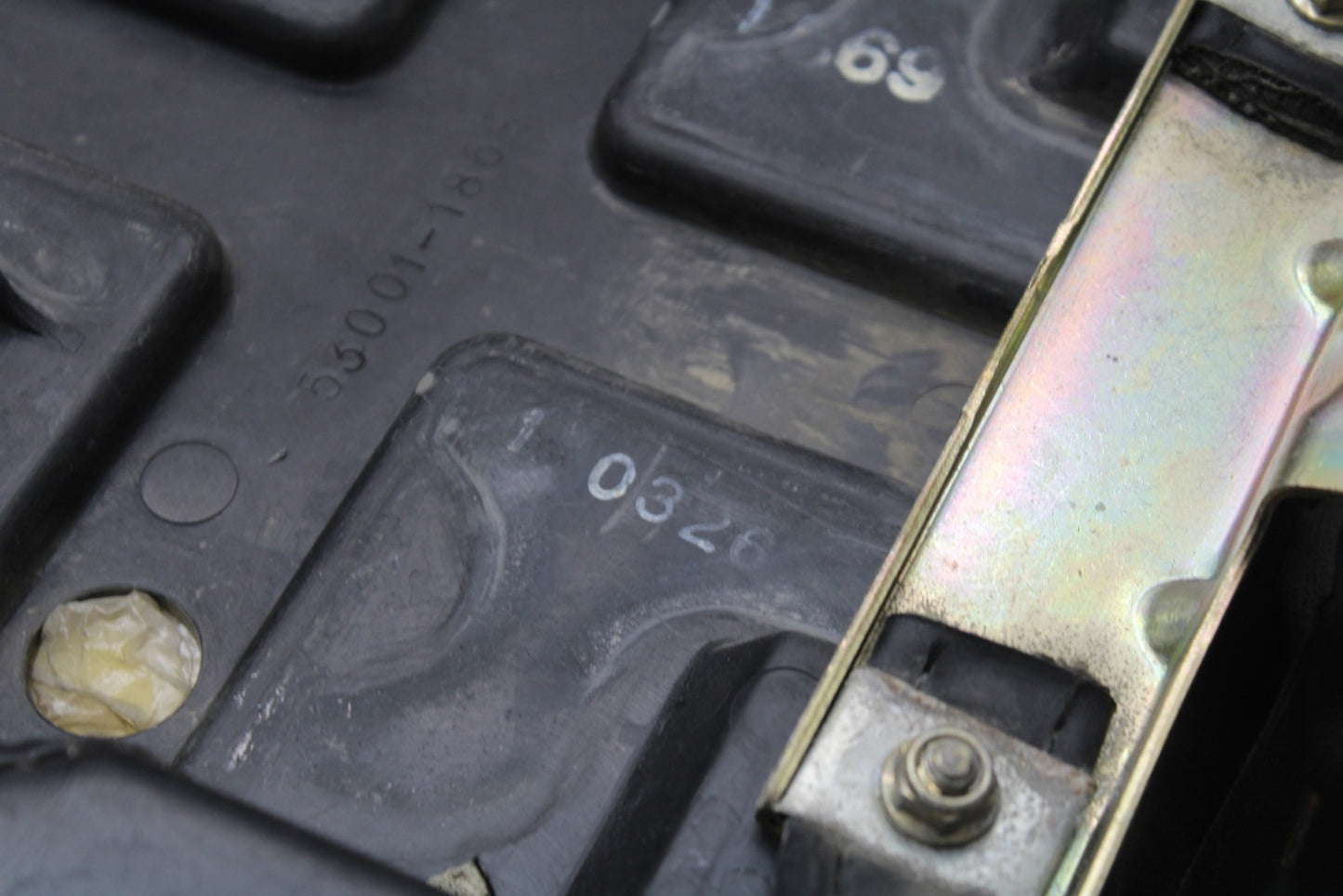 03-08 KAWASAKI VULCAN 1600 REAR BACK PASSENGER SEAT BB196