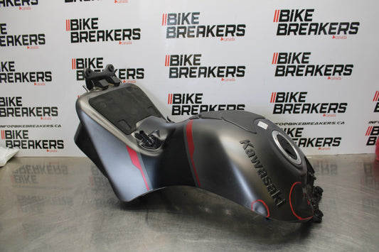 23-24 KAWASAKI NINJA ZX14R GAS TANK FUEL CELL PETROL RESERVOIR BB141