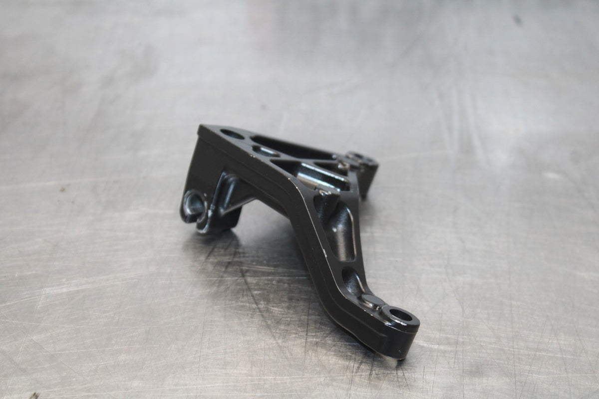 08 KAWASAKI NINJA ZX10R CLUTCH CABLE HOLDER MOUNT STAY BRACKET BB902
