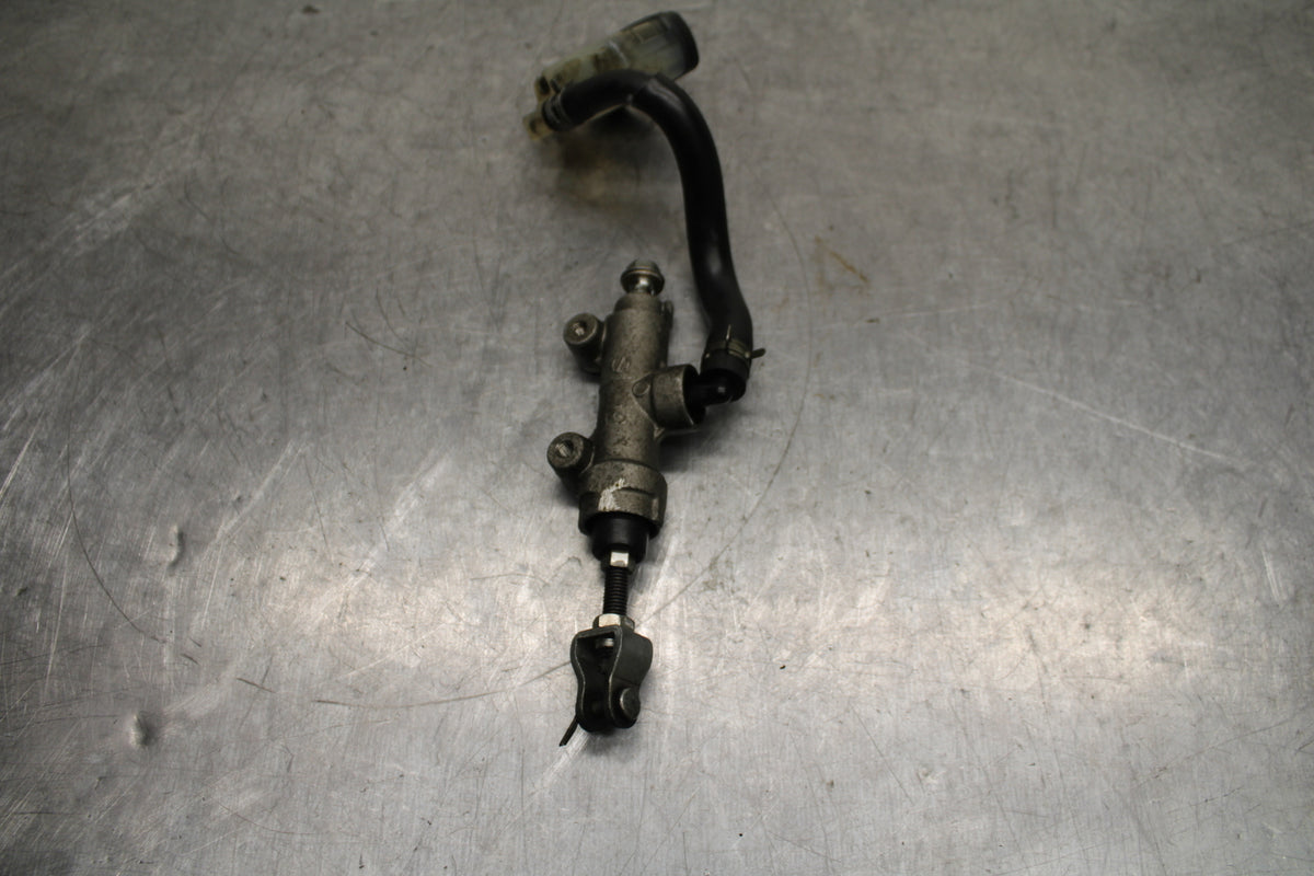 08-10 SUZUKI GSXR 600 REAR BACK BRAKE MASTER CYLINDER W RESERVOIR BB116
