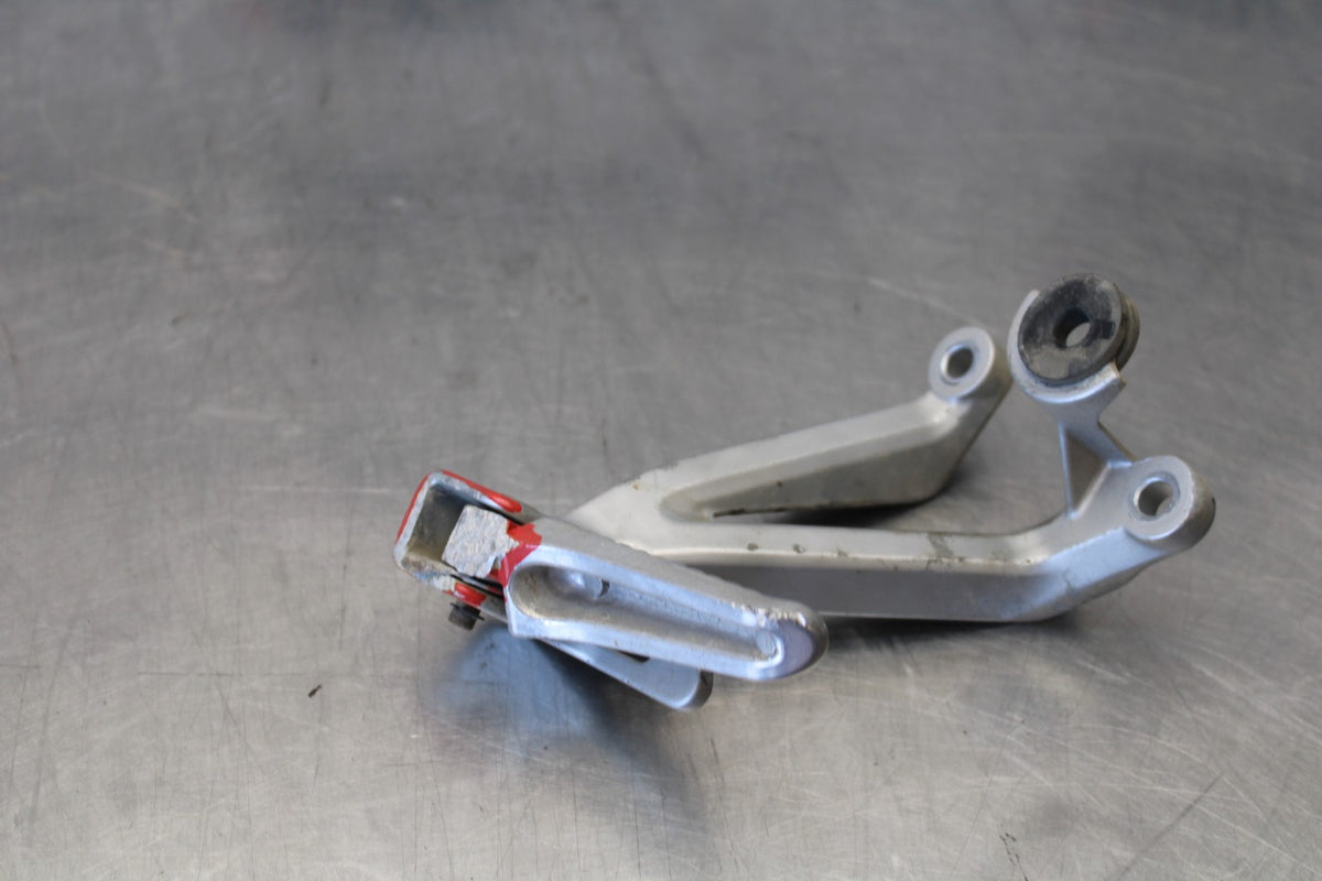 97-00 SUZUKI GSXR600 SRAD LEFT REAR BACK PASSENGER PEG BB921