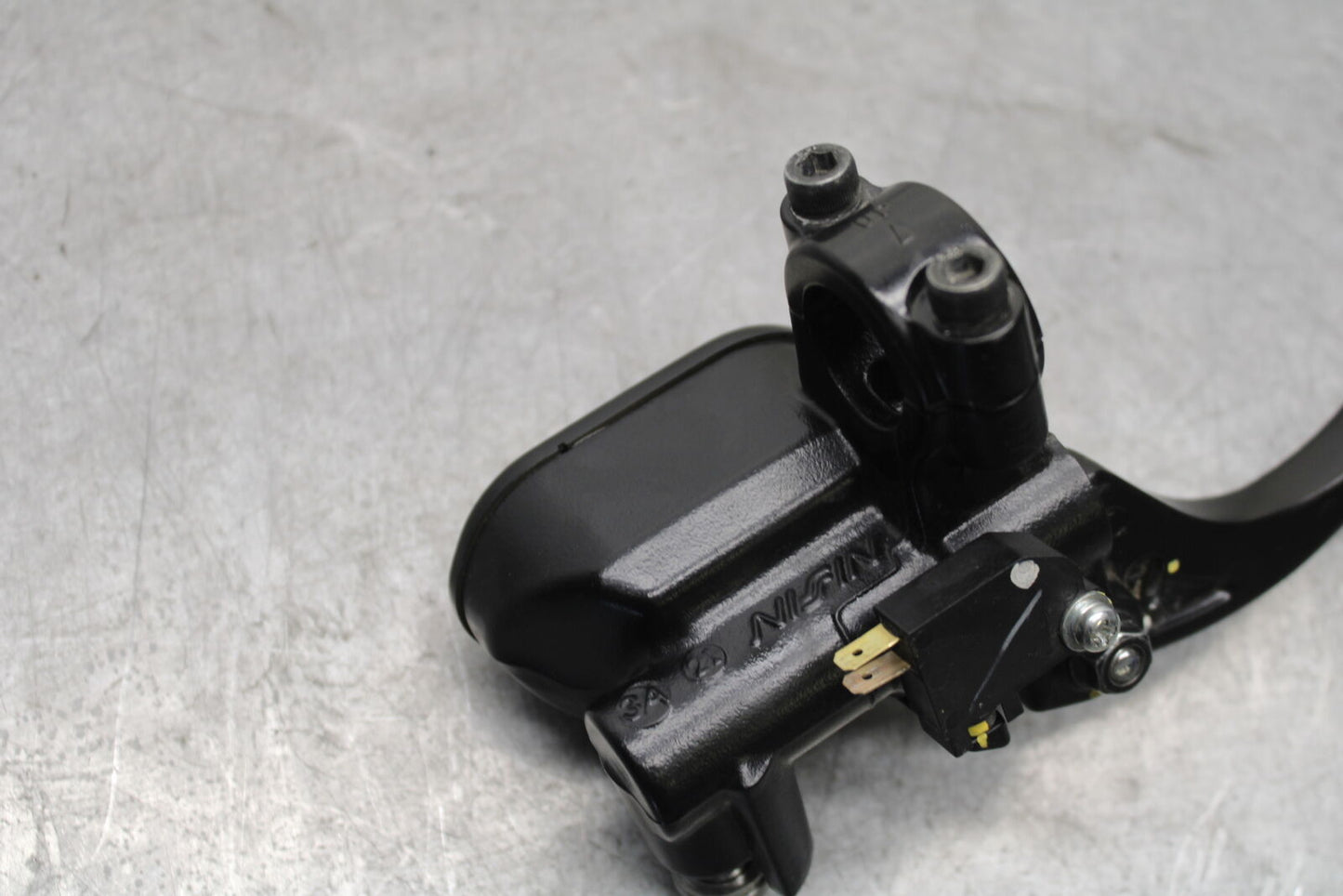 18-23 KAWASAKI NINJA 400 FRONT BRAKE MASTER CYLINDER w/ LEVER BB660