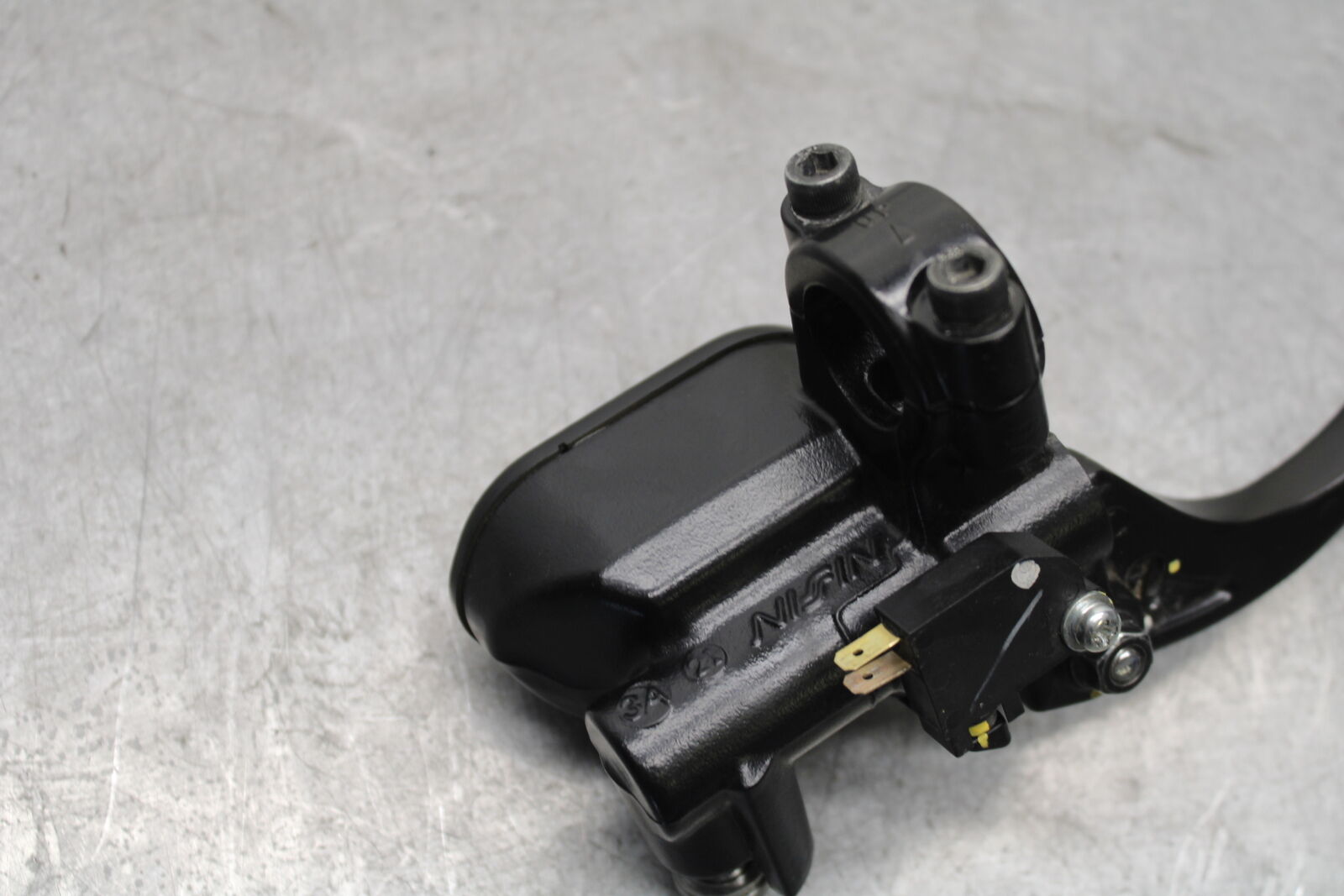 18-23 KAWASAKI NINJA 400 FRONT BRAKE MASTER CYLINDER w/ LEVER BB660