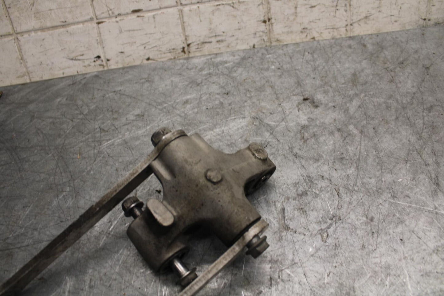 2009 Kawasaki Ninja ZX6R ZX600R REAR DOGBONE SHOCK LINKAGE LINK BB538