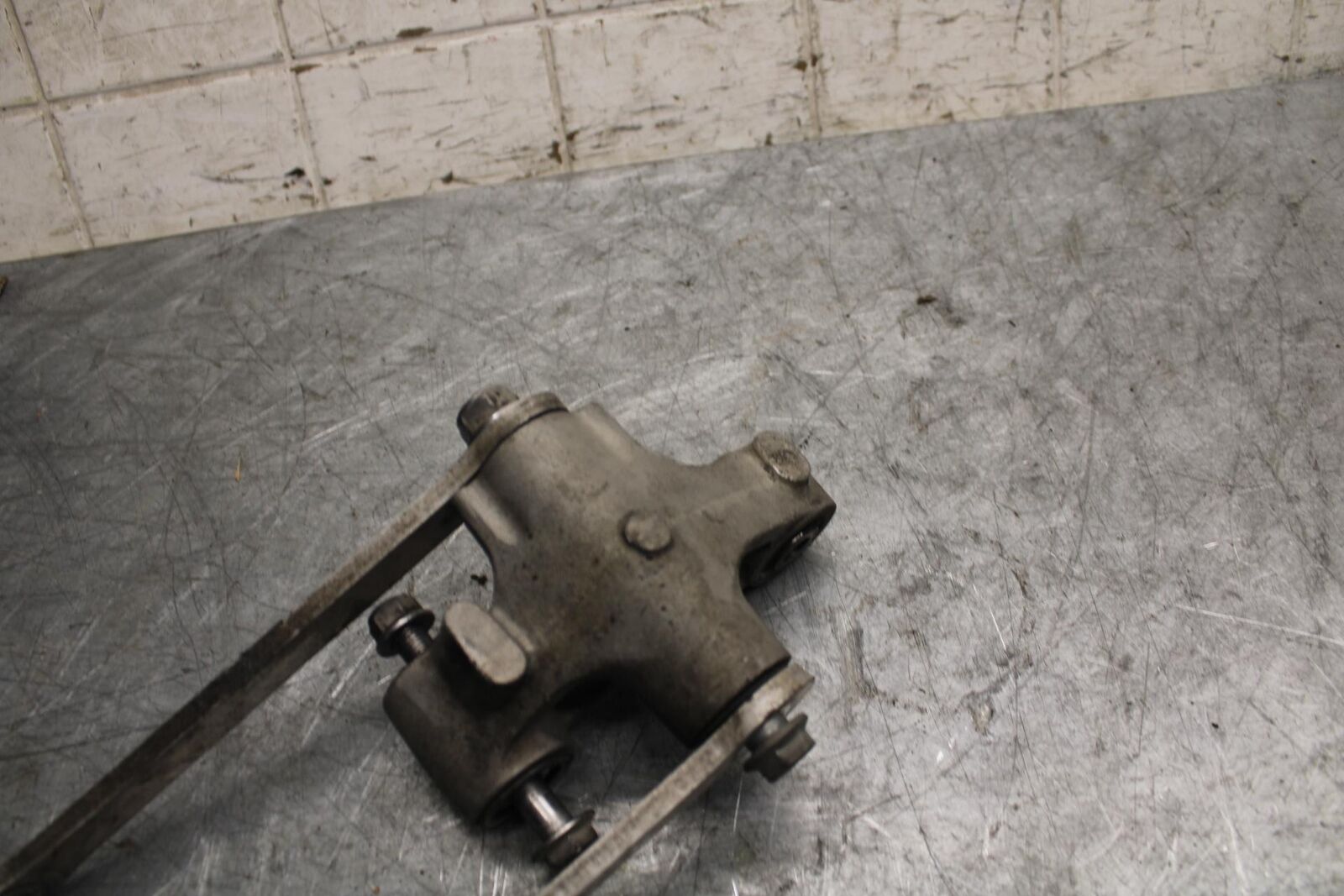 2009 Kawasaki Ninja ZX6R ZX600R REAR DOGBONE SHOCK LINKAGE LINK BB538