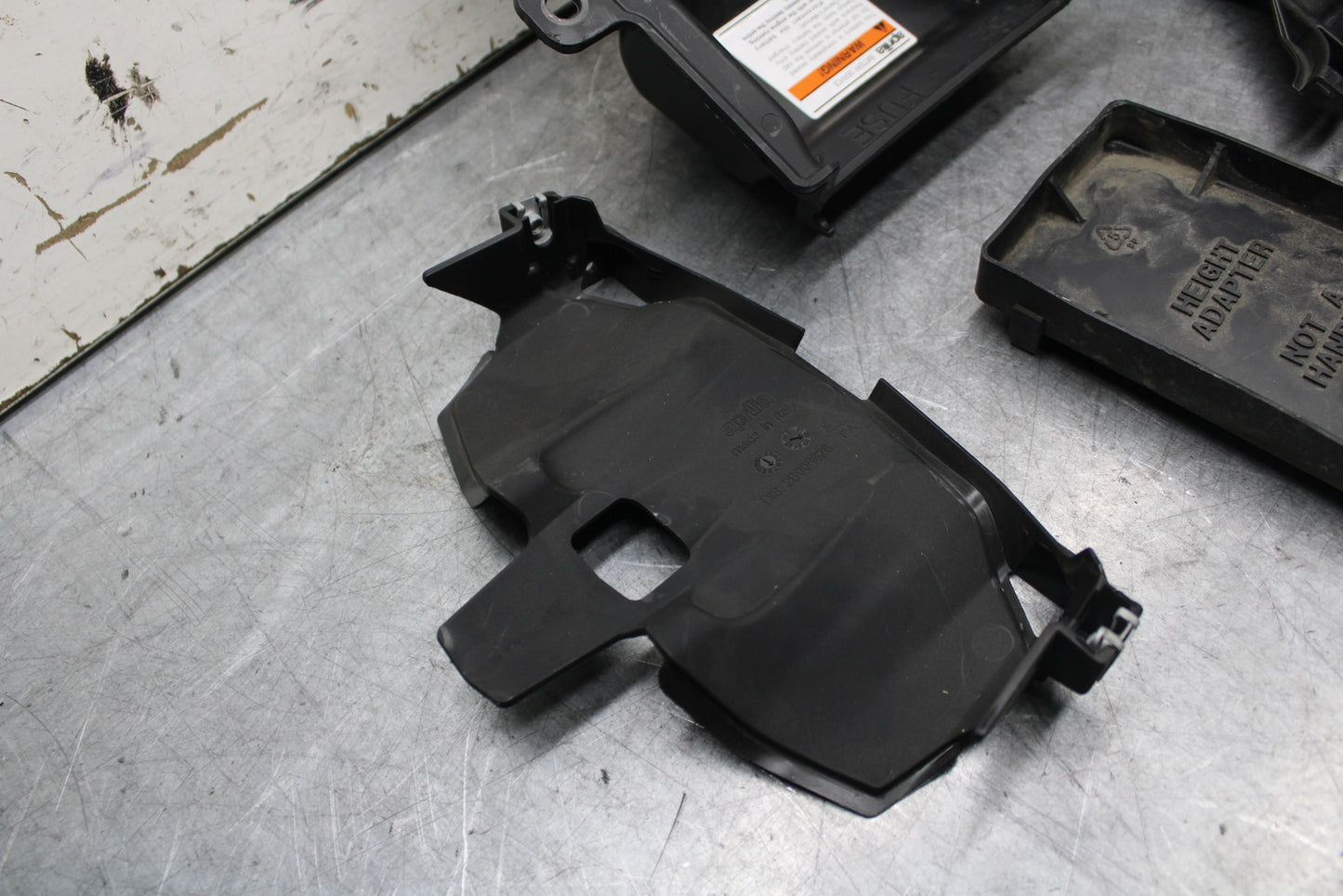 20-23 APRILIA RS660 MISCELLANEOUS INNER FAIRING COWL TRIM COVER PAN BB667