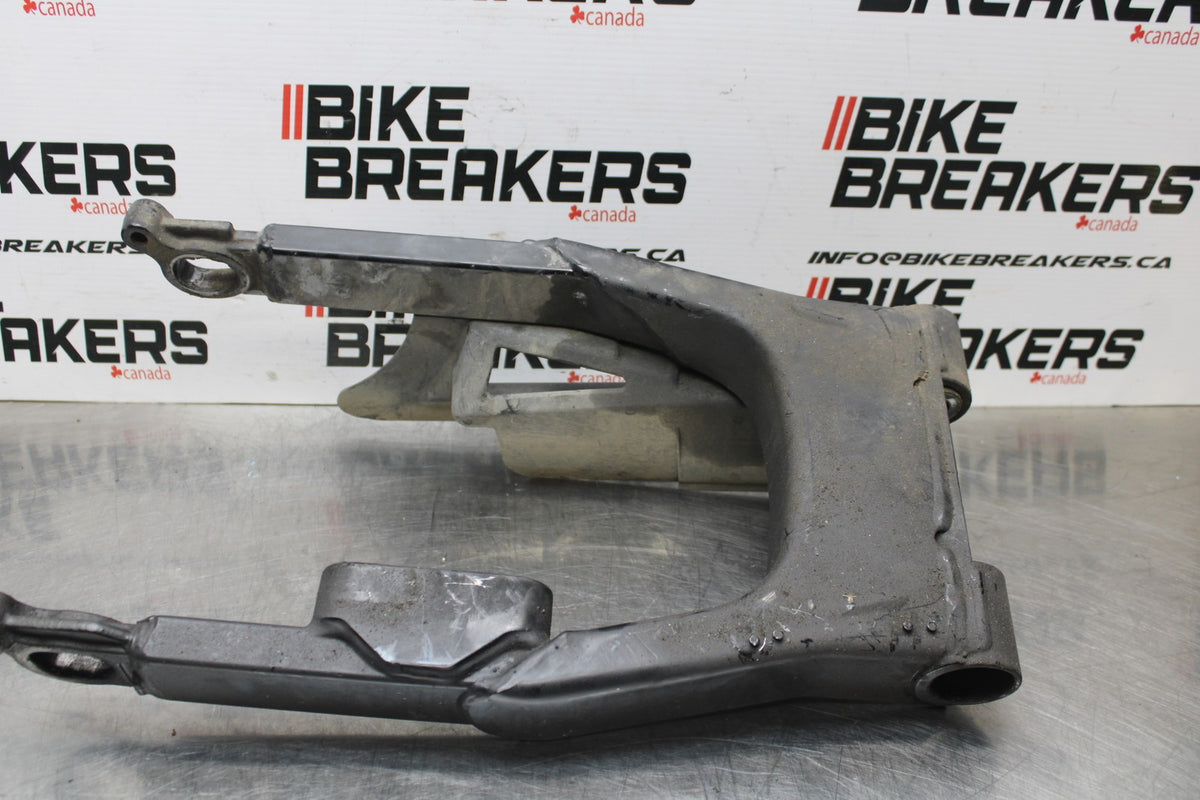 08 HARLEY-DAVIDSON ELECTRA GLIDE POLICE EFI FLHTPI REAR SWINGARM  BB816