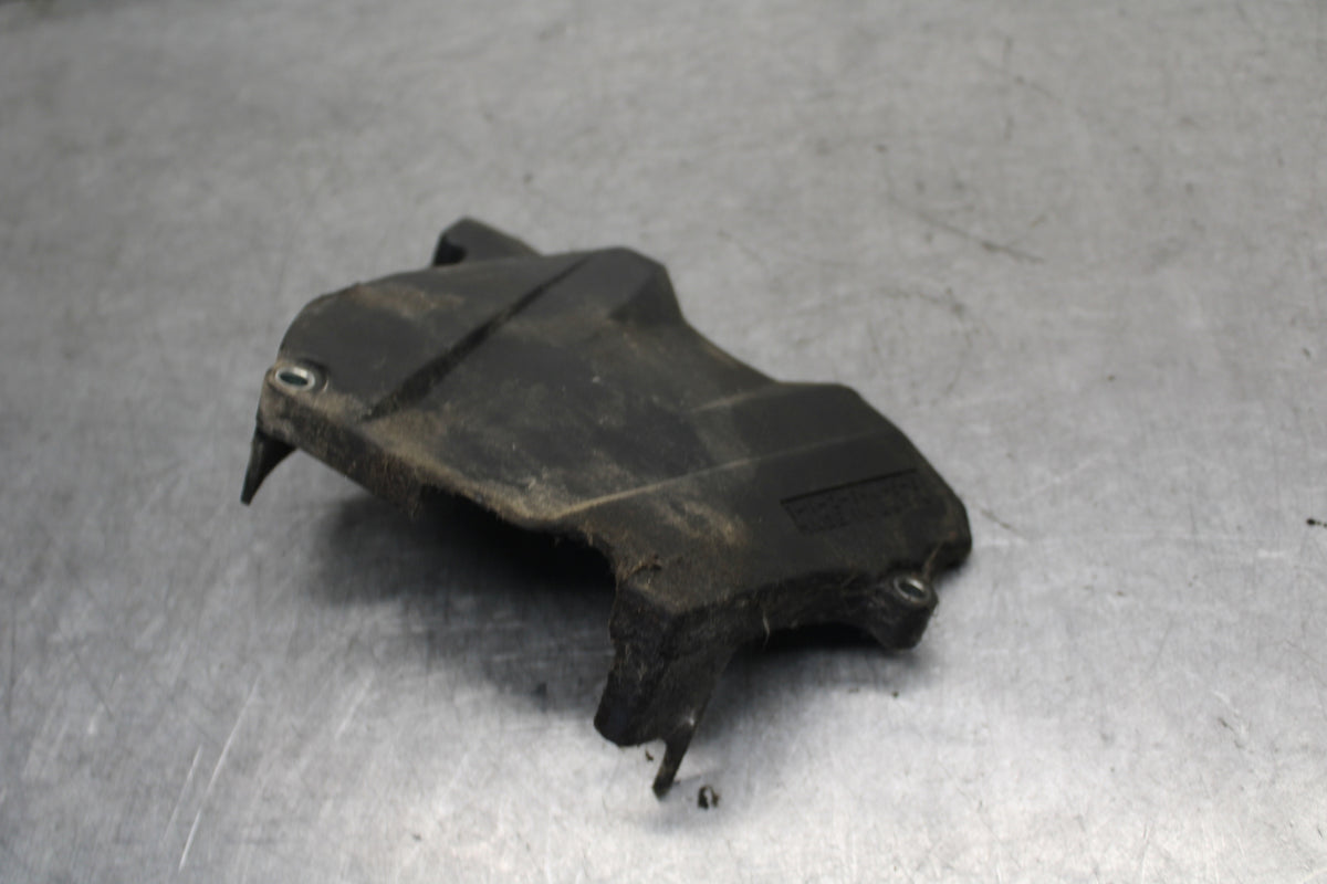 08-09 YAMAHA YZF R6S ENGINE SPROCKET COVER  BB690
