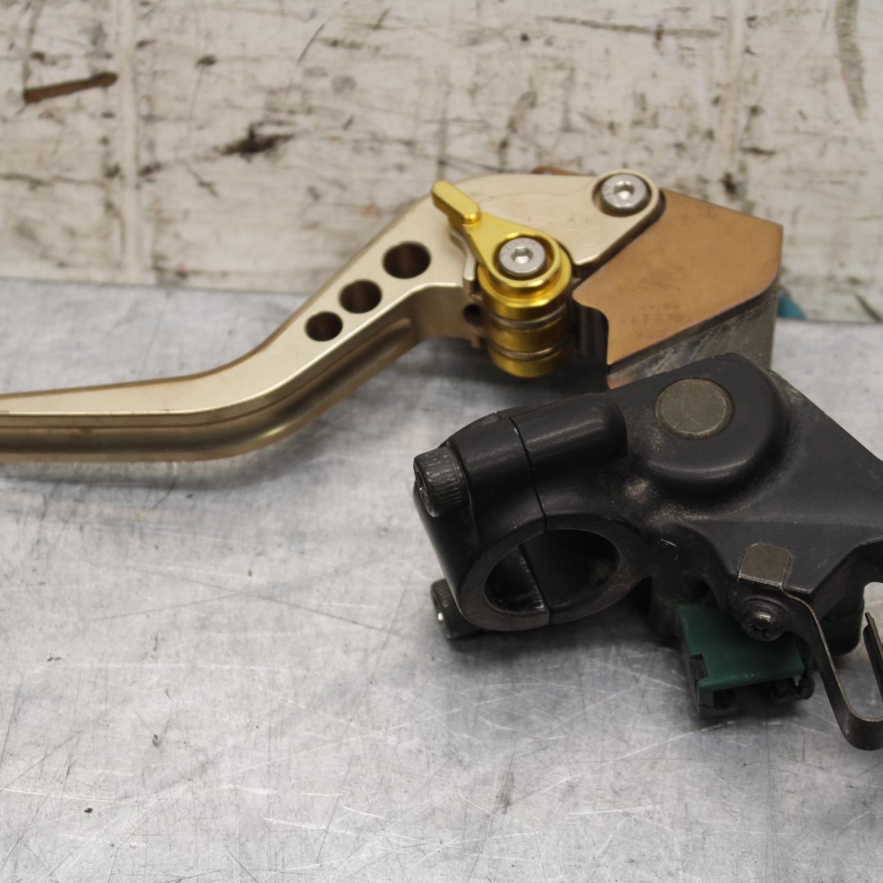 2000 Kawasaki Ninja ZX12R ZX1200A CLUTCH PERCH WITH LEVER  46076-1253 BB565