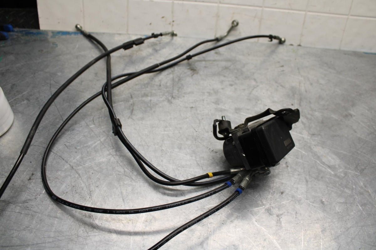 18 KTM RC 390 ABS PUMP UNIT MODULE BB442