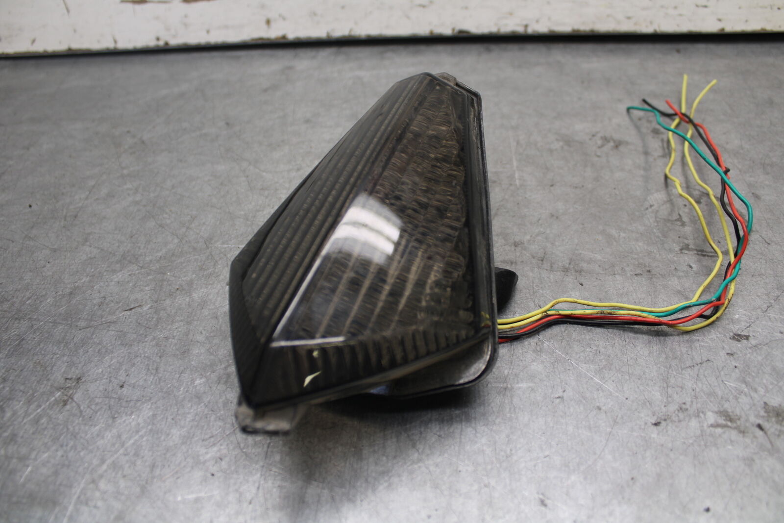 07-08 YAMAHA YZF R1 AFTERMARKET REAR TAIL TAILLIGHT BACK BRAKE LIGHT BB675