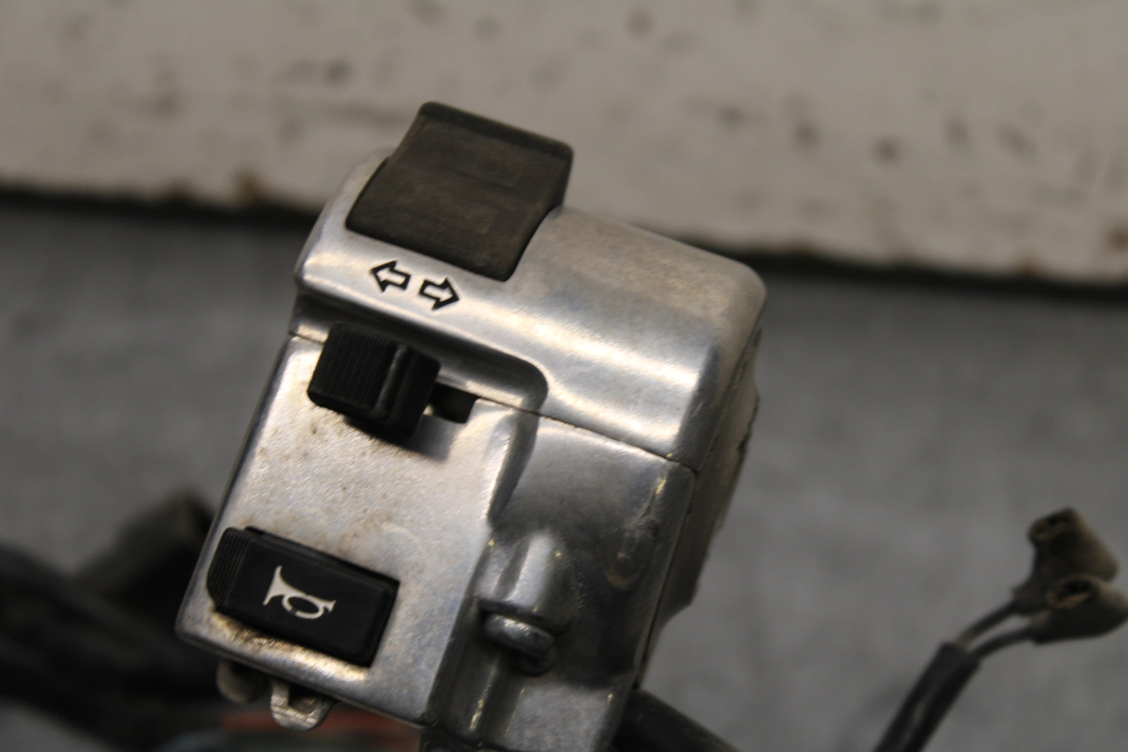 02-04 HONDA VTX1800S LEFT CLIP ON HANDLE HORN SIGNALS SWITCH SWITCHES BB712