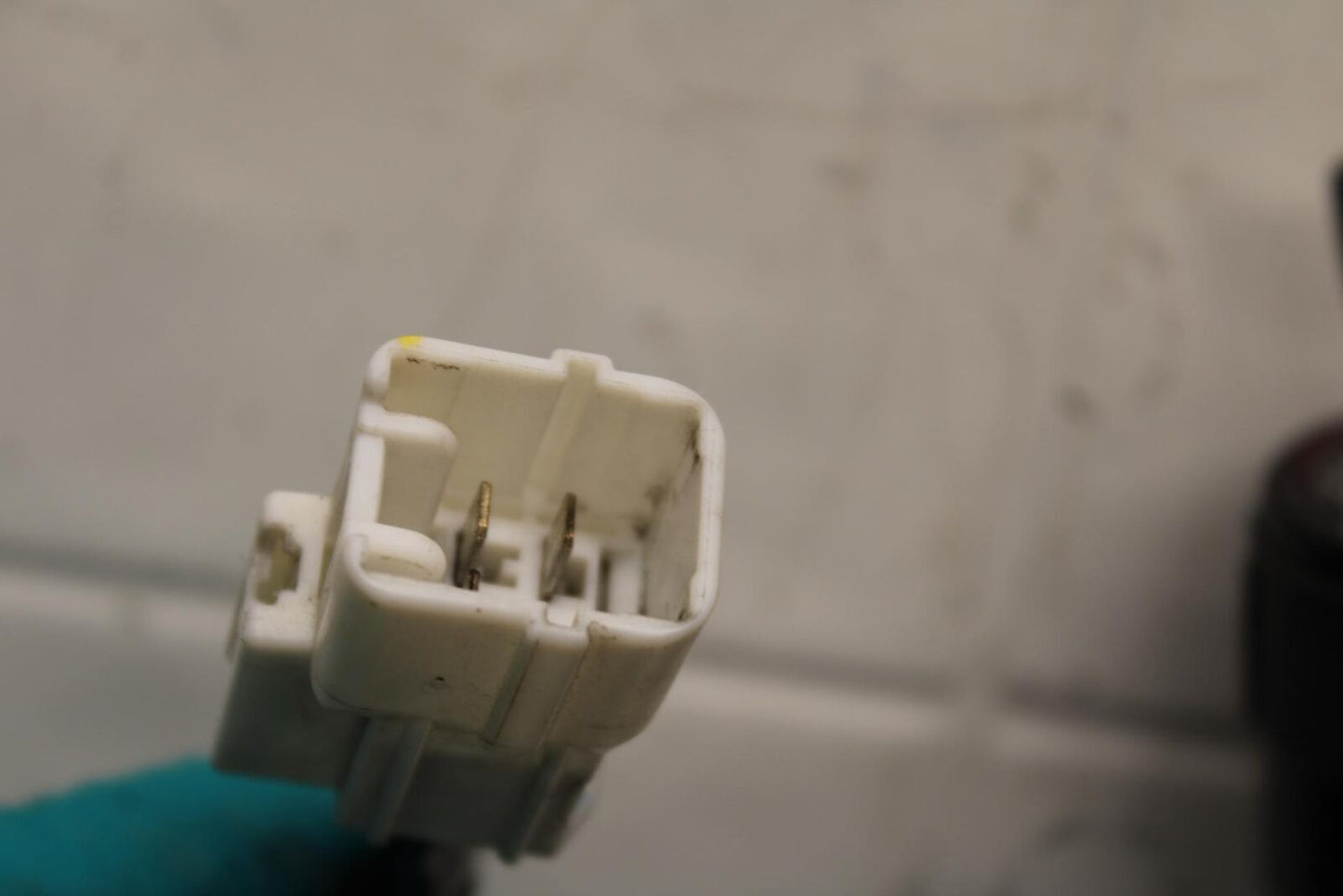 19-22 KAWASAKI Z400 IGNITION LOCK KEY SET W/ GAS CAP AND SEAT LOCK BB586