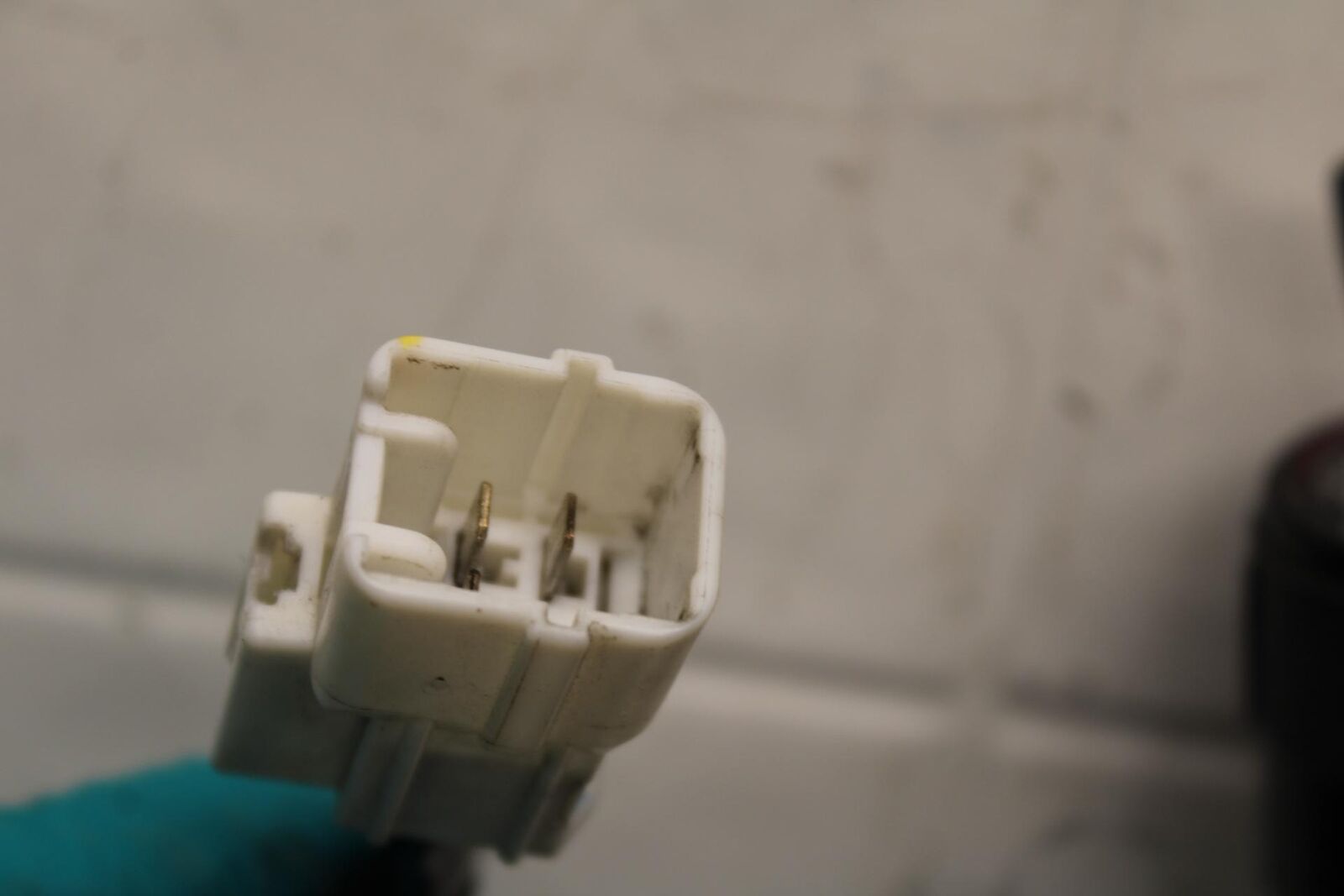 19-22 KAWASAKI Z400 IGNITION LOCK KEY SET W/ GAS CAP AND SEAT LOCK BB586