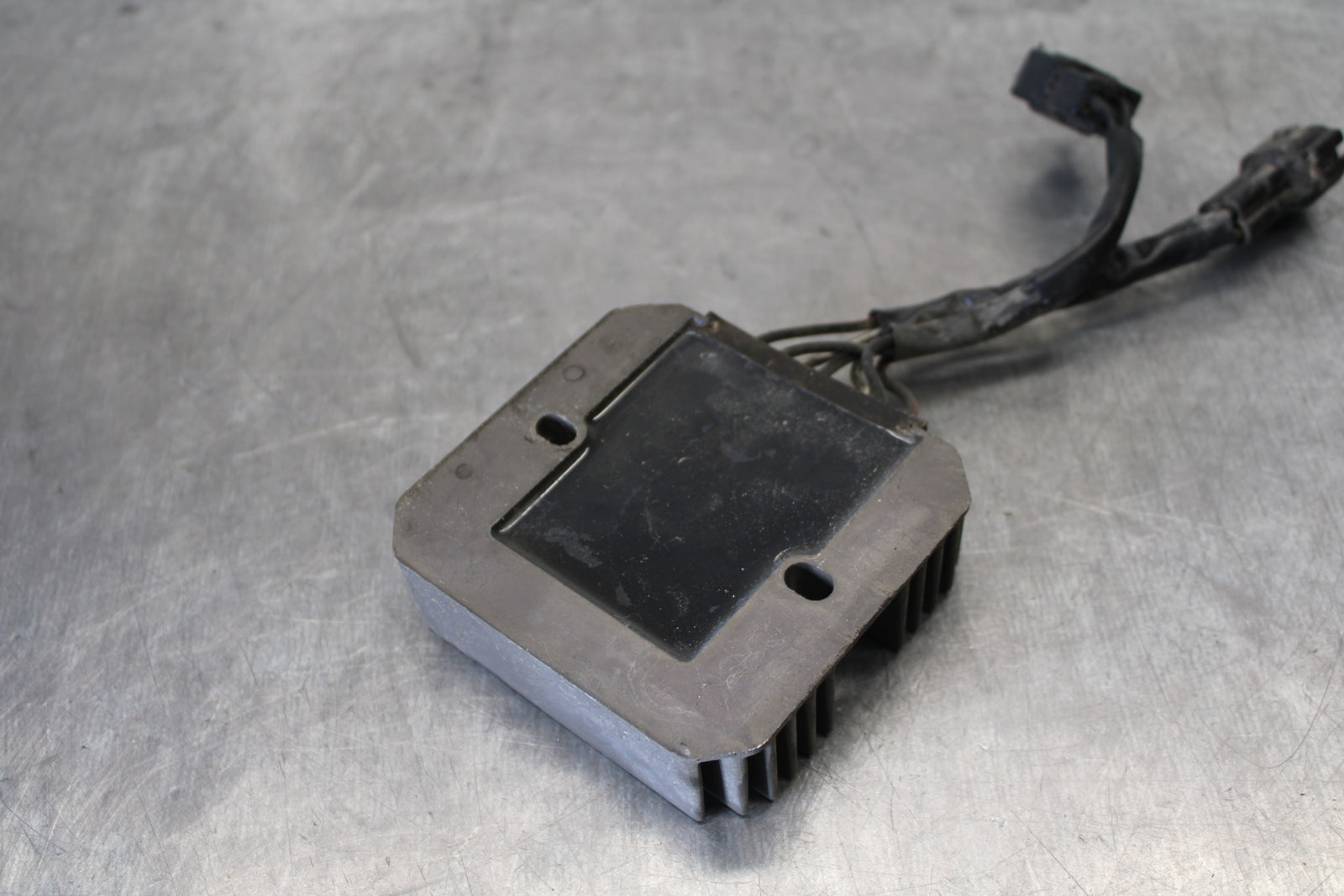 04 SUZUKI INTRUDER 800 RECTIFIER VOLTAGE REGULATOR BB758